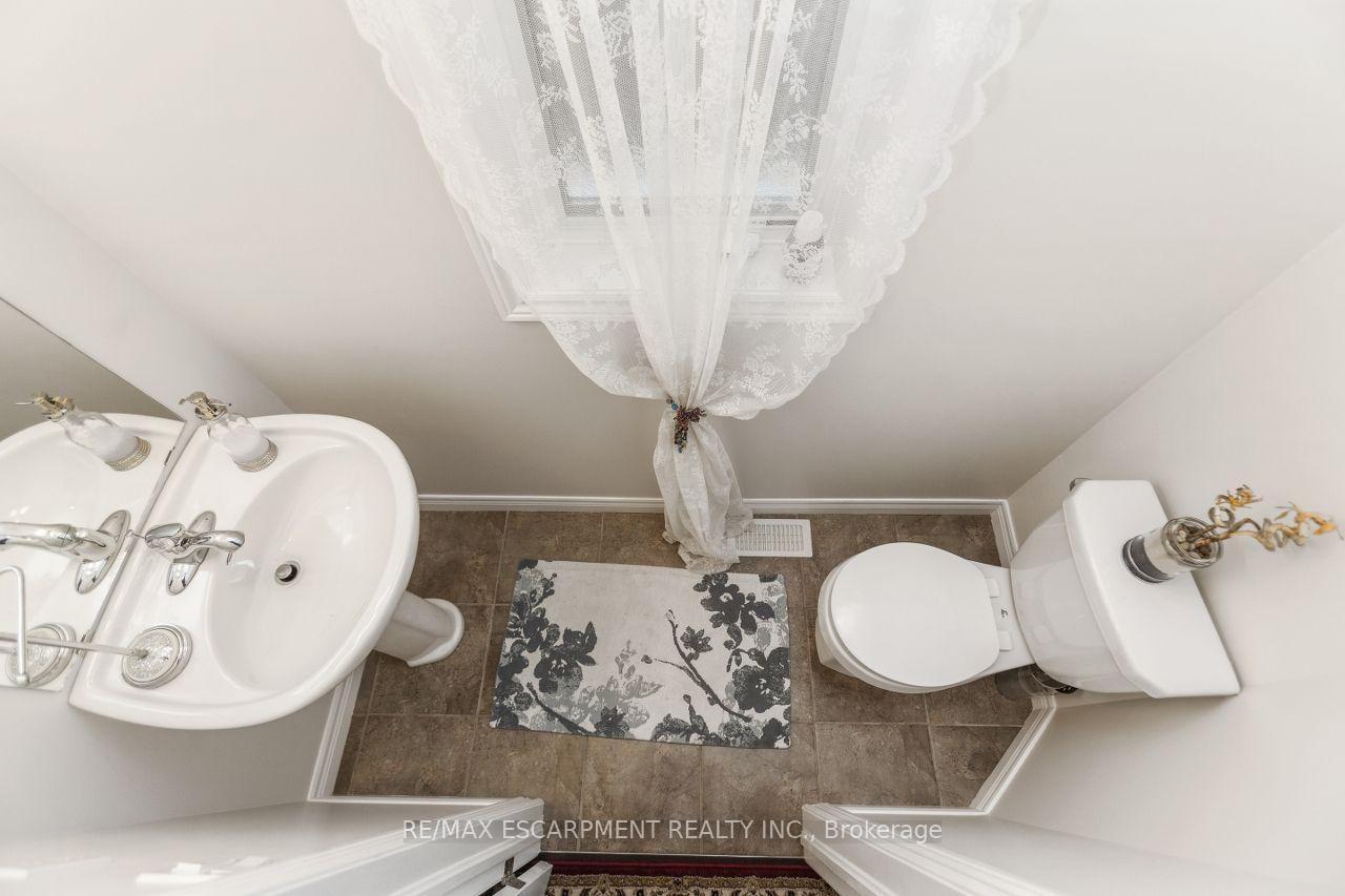 Photo 32 of 183 Pelech Crescent, Hamilton, Stoney Creek — HOMEH
