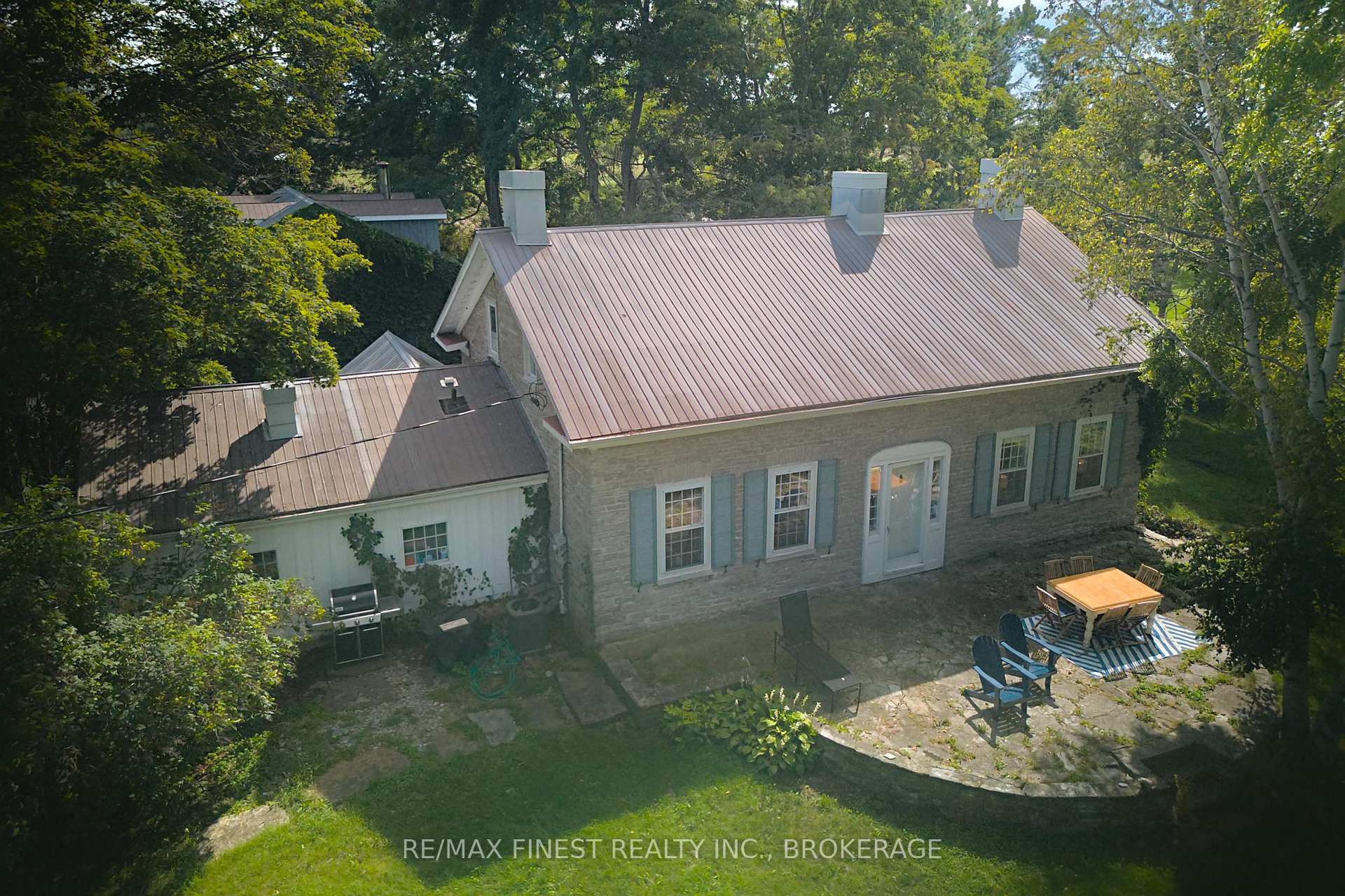 Photo of 16020 Front Road