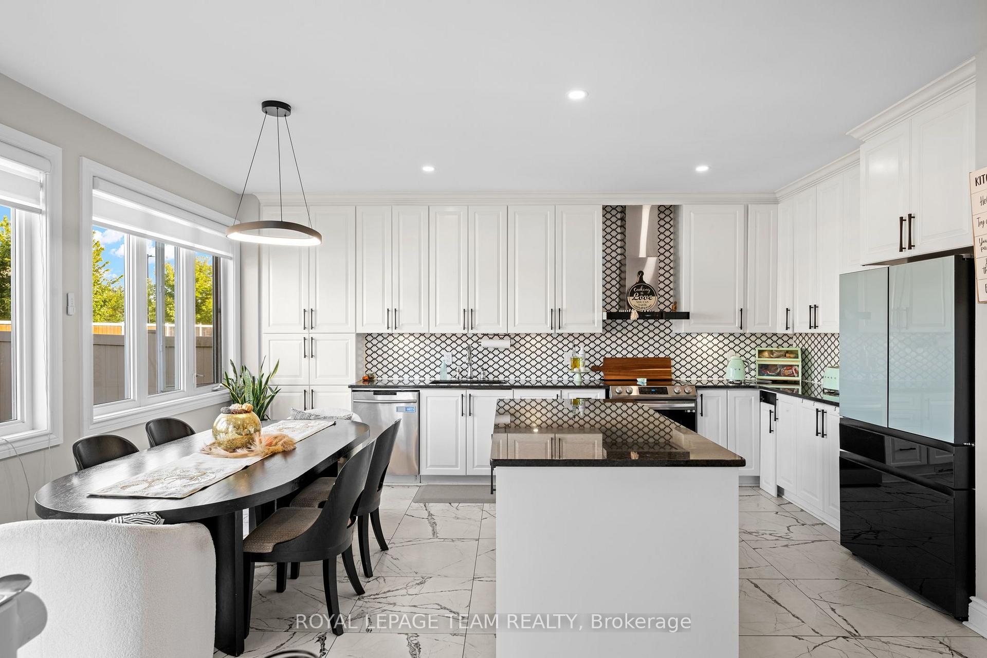 Photo 12 of 732 Lakebreeze Circle, Ottawa, Avalon East — HOMEH