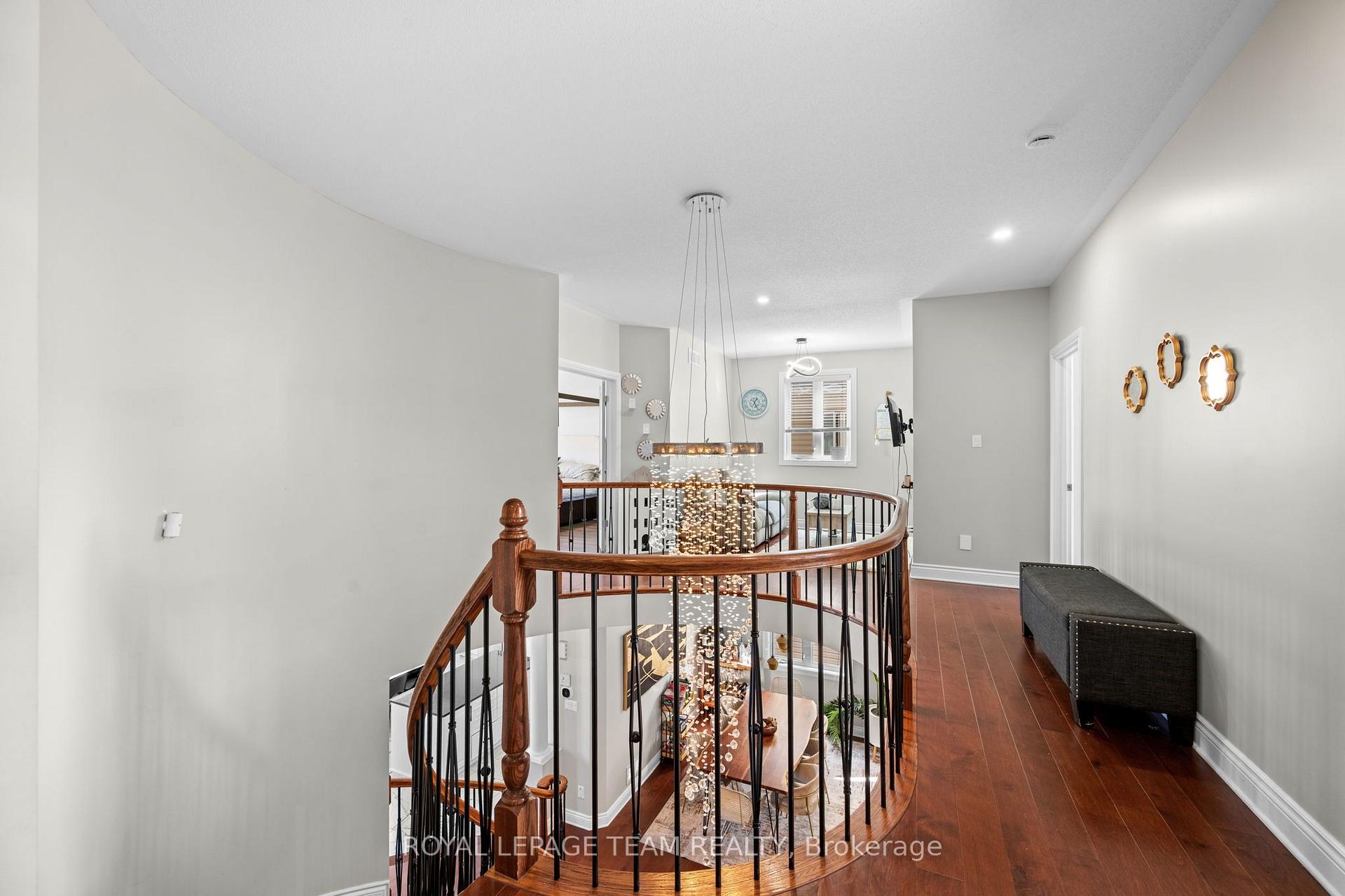 Photo 18 of 732 Lakebreeze Circle, Ottawa, Avalon East — HOMEH