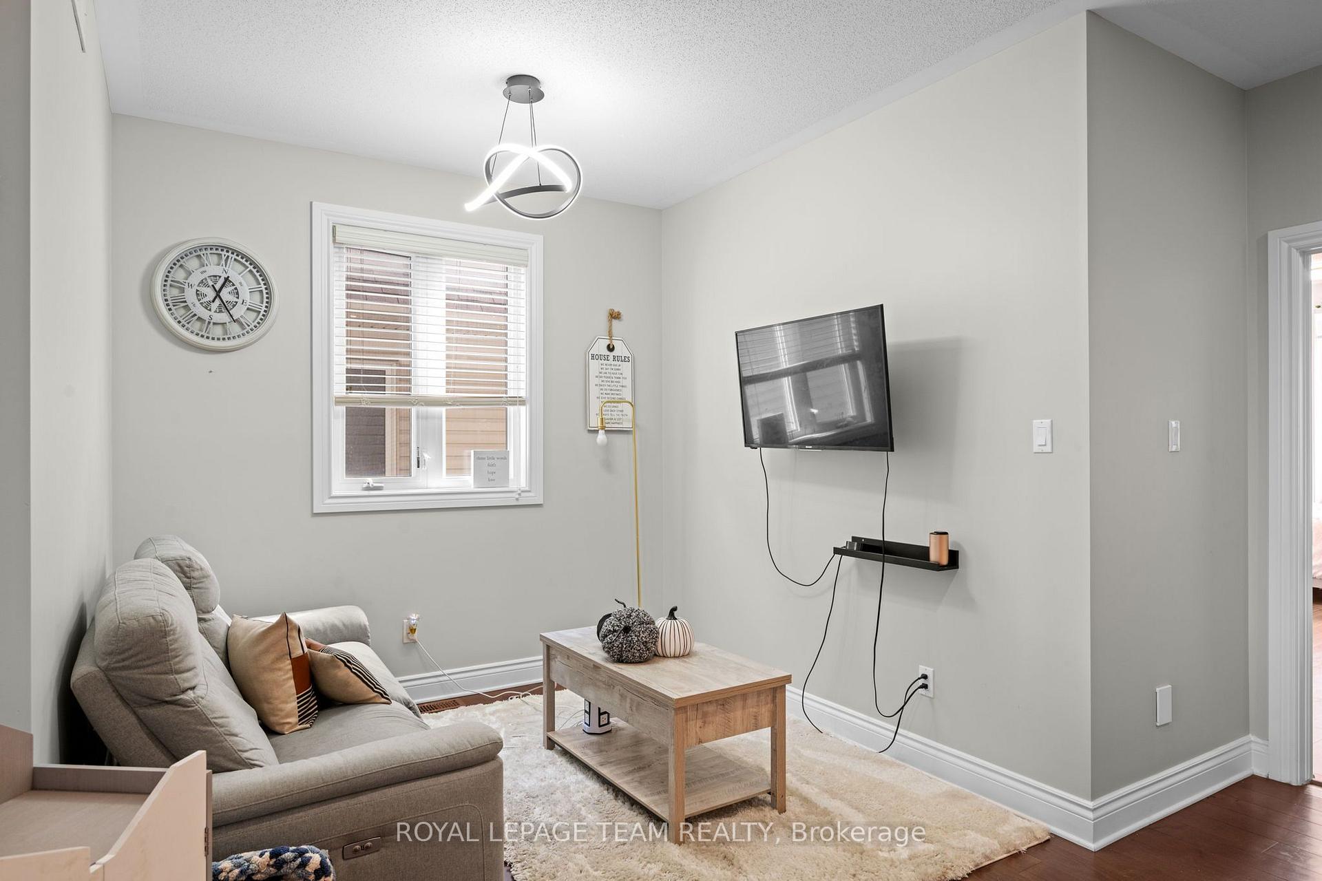 Photo 20 of 732 Lakebreeze Circle, Ottawa, Avalon East — HOMEH