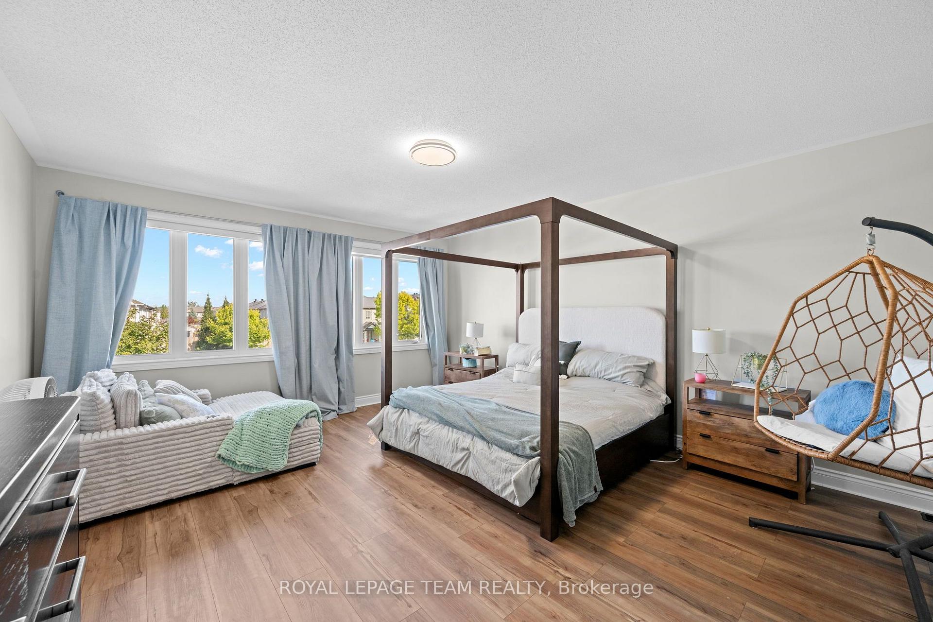 Photo 22 of 732 Lakebreeze Circle, Ottawa, Avalon East — HOMEH