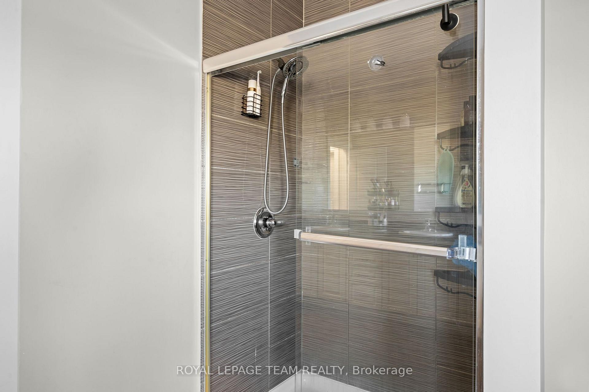 Photo 24 of 732 Lakebreeze Circle, Ottawa, Avalon East — HOMEH
