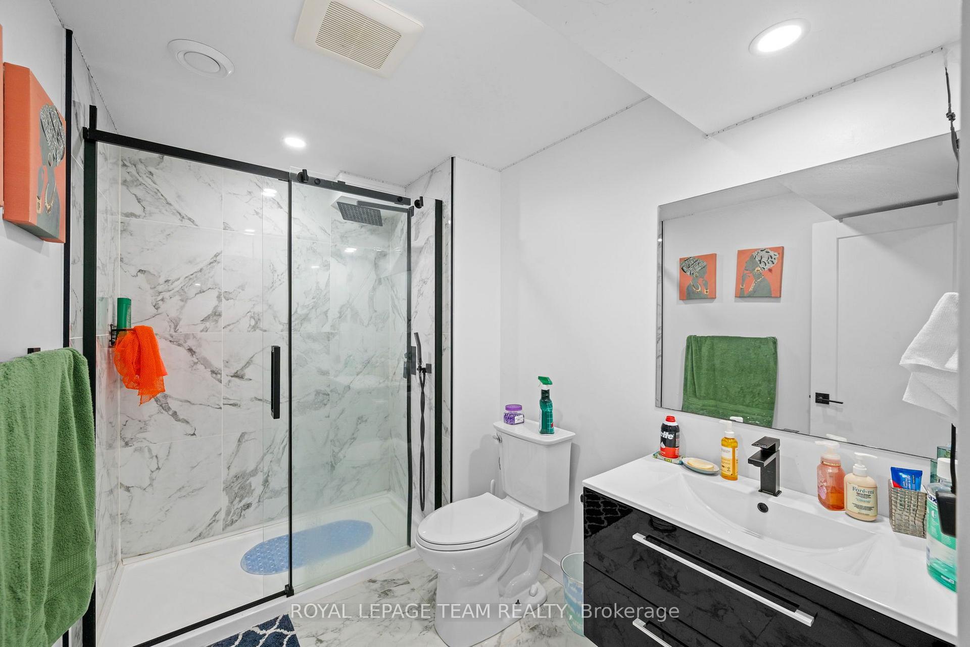 Photo 33 of 732 Lakebreeze Circle, Ottawa, Avalon East — HOMEH