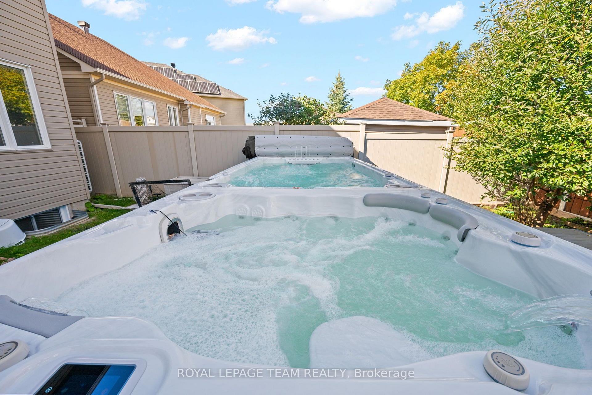 Photo 36 of 732 Lakebreeze Circle, Ottawa, Avalon East — HOMEH