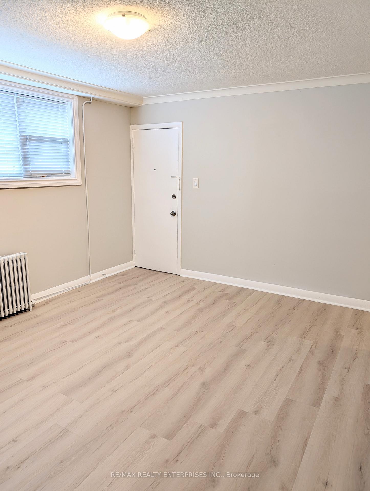 Photo 6 of Unit Apt 1, 22 Peter Street S, Mississauga, Port Credit — HOMEH