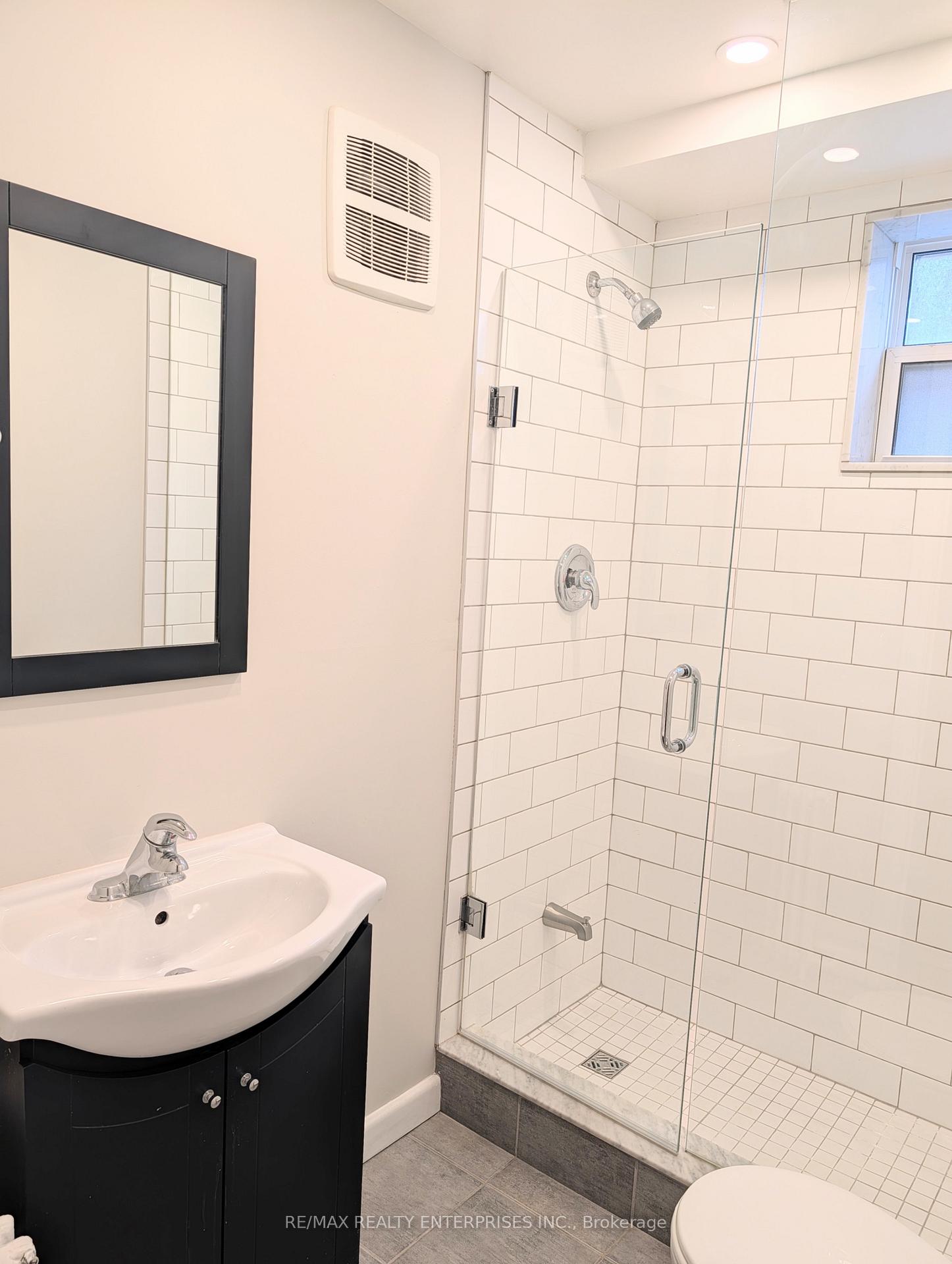 Photo 9 of Unit Apt 1, 22 Peter Street S, Mississauga, Port Credit — HOMEH