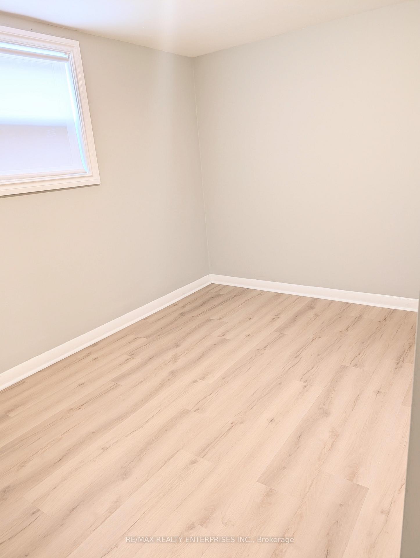 Photo 10 of Unit Apt 1, 22 Peter Street S, Mississauga, Port Credit — HOMEH