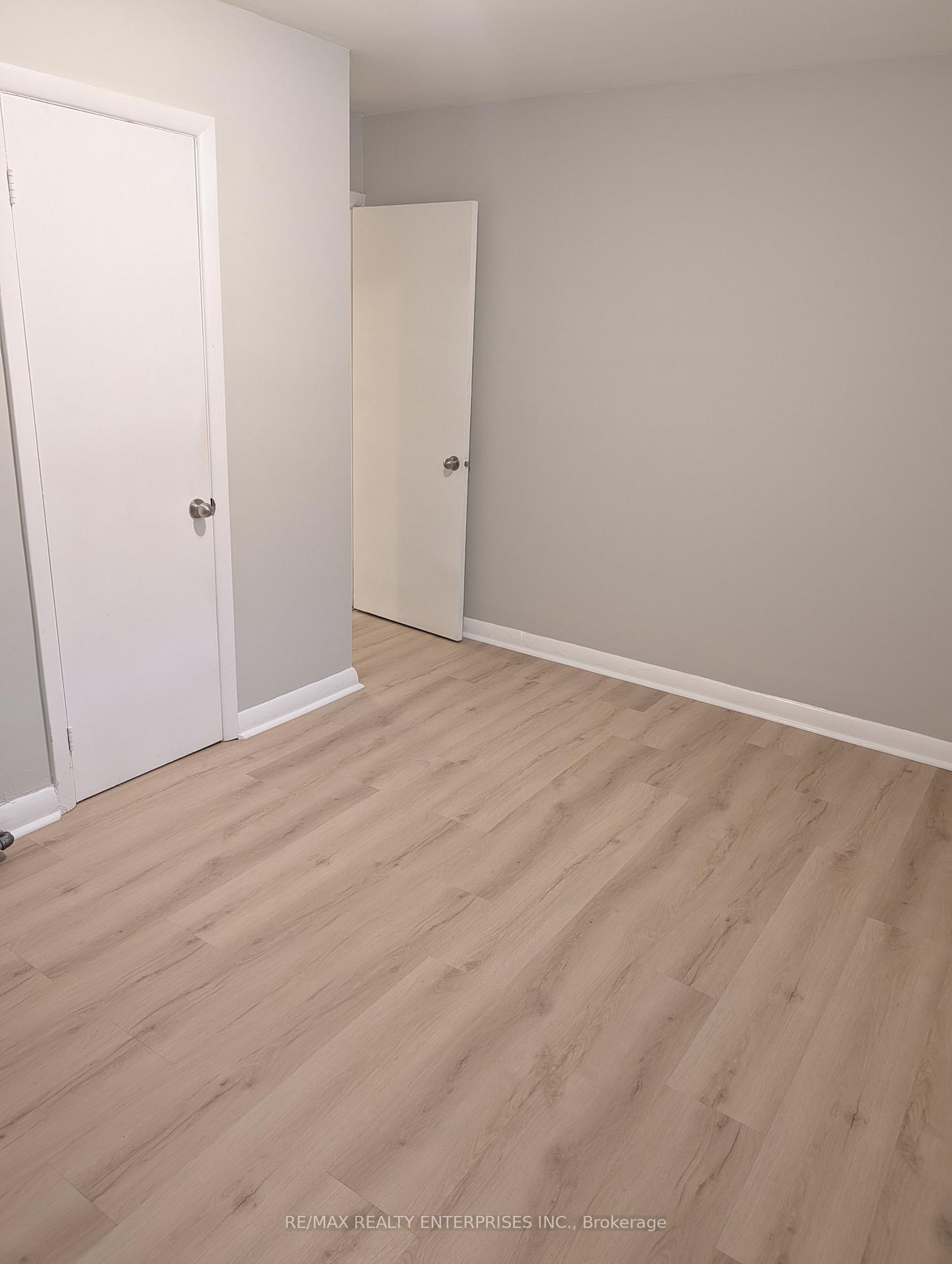 Photo 12 of Unit Apt 1, 22 Peter Street S, Mississauga, Port Credit — HOMEH