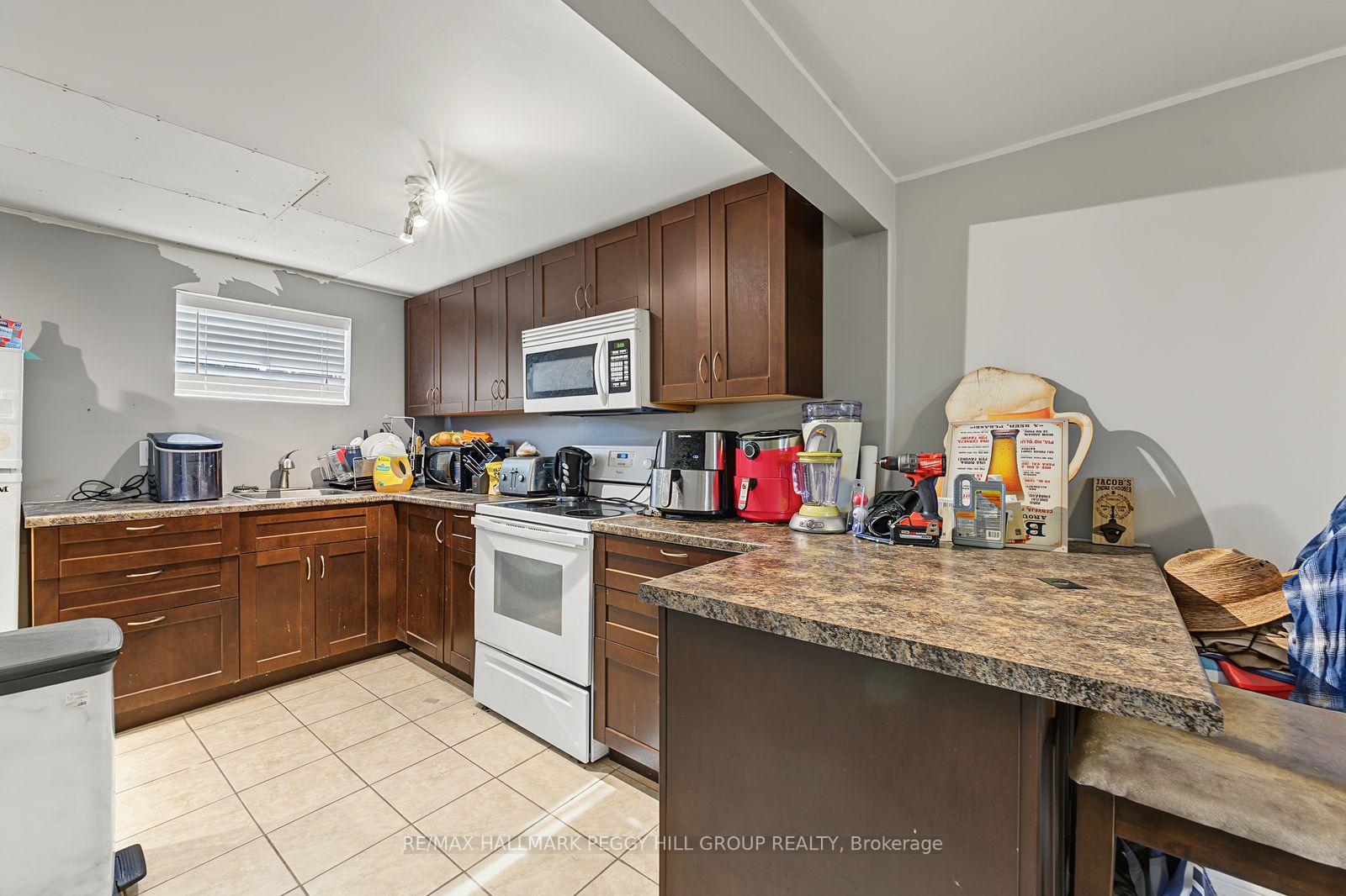Photo 4 of Unit Lower, 9 Baker Crescent, Barrie, Cundles East — HOMEH