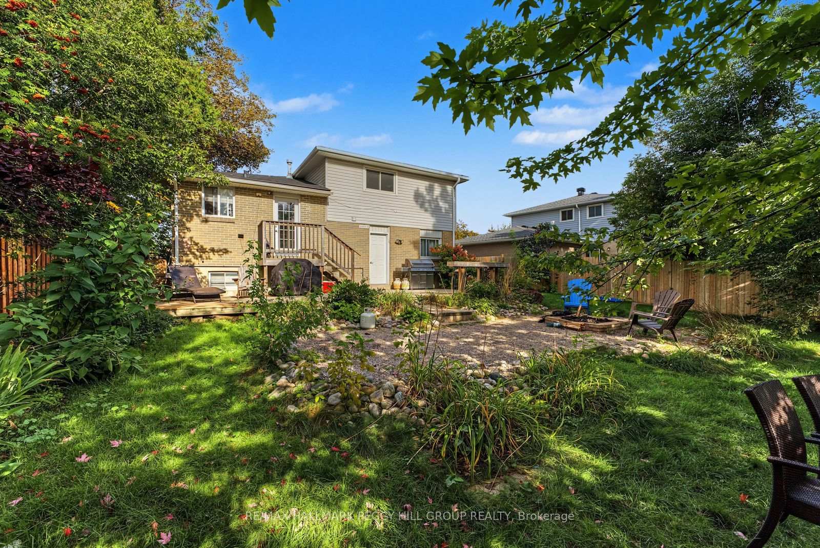 Photo 8 of Unit Lower, 9 Baker Crescent, Barrie, Cundles East — HOMEH
