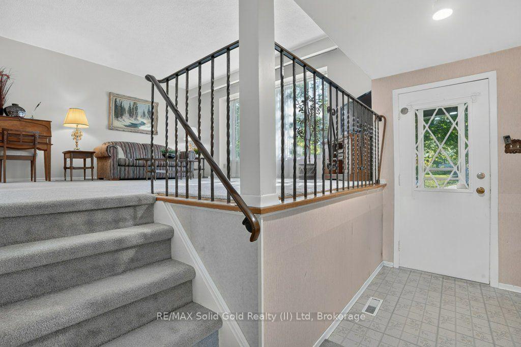 Photo 5 of 34 Glen Park Crescent, Kitchener, Forest Heights — HOMEH