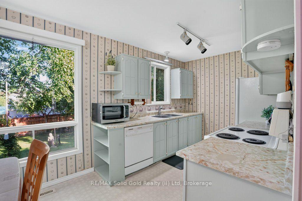 Photo 22 of 34 Glen Park Crescent, Kitchener, Forest Heights — HOMEH