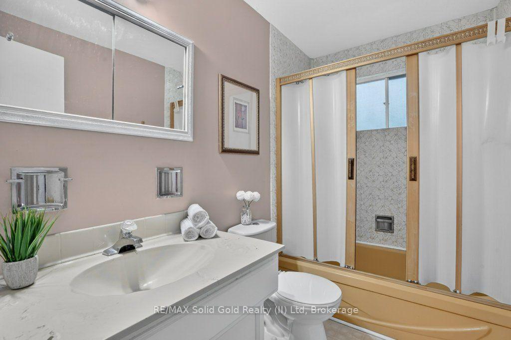Photo 38 of 34 Glen Park Crescent, Kitchener, Forest Heights — HOMEH