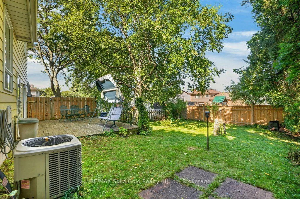 Photo 6 of 34 Glen Park Crescent, Kitchener, Forest Heights — HOMEH
