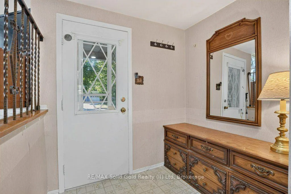 Photo 8 of 34 Glen Park Crescent, Kitchener, Forest Heights — HOMEH