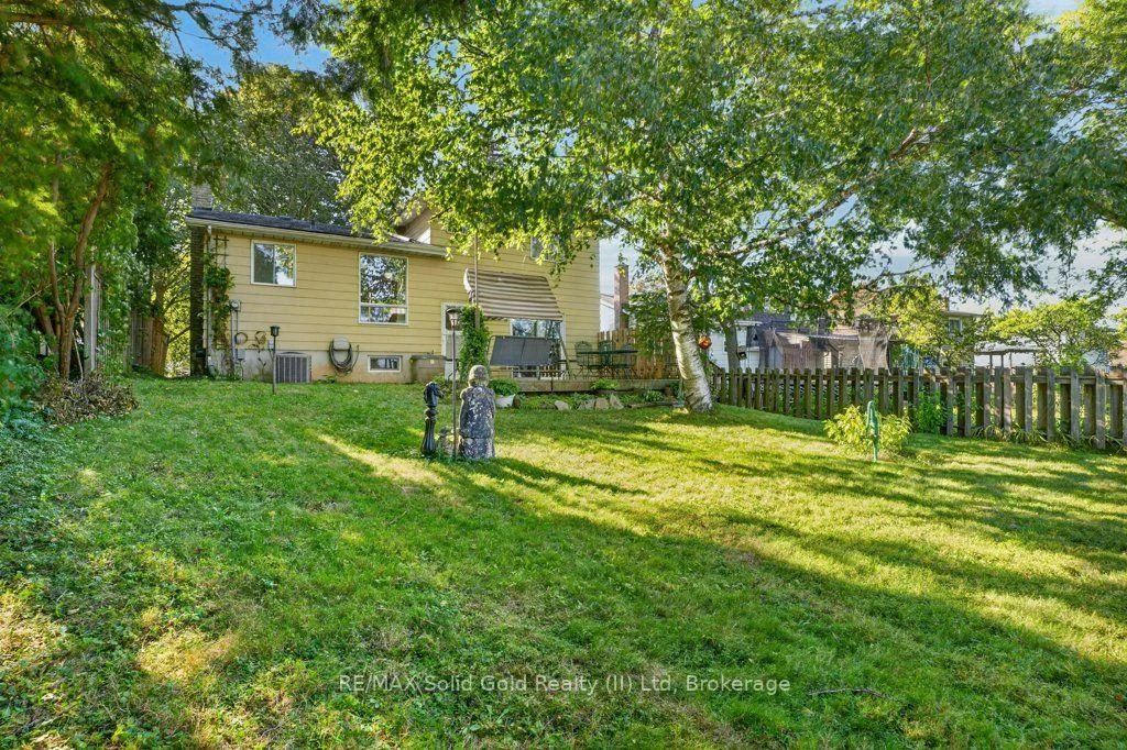 Photo 13 of 34 Glen Park Crescent, Kitchener, Forest Heights — HOMEH