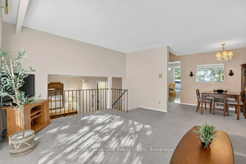 Photo 21 of 34 Glen Park Crescent, Kitchener, Forest Heights — HOMEH