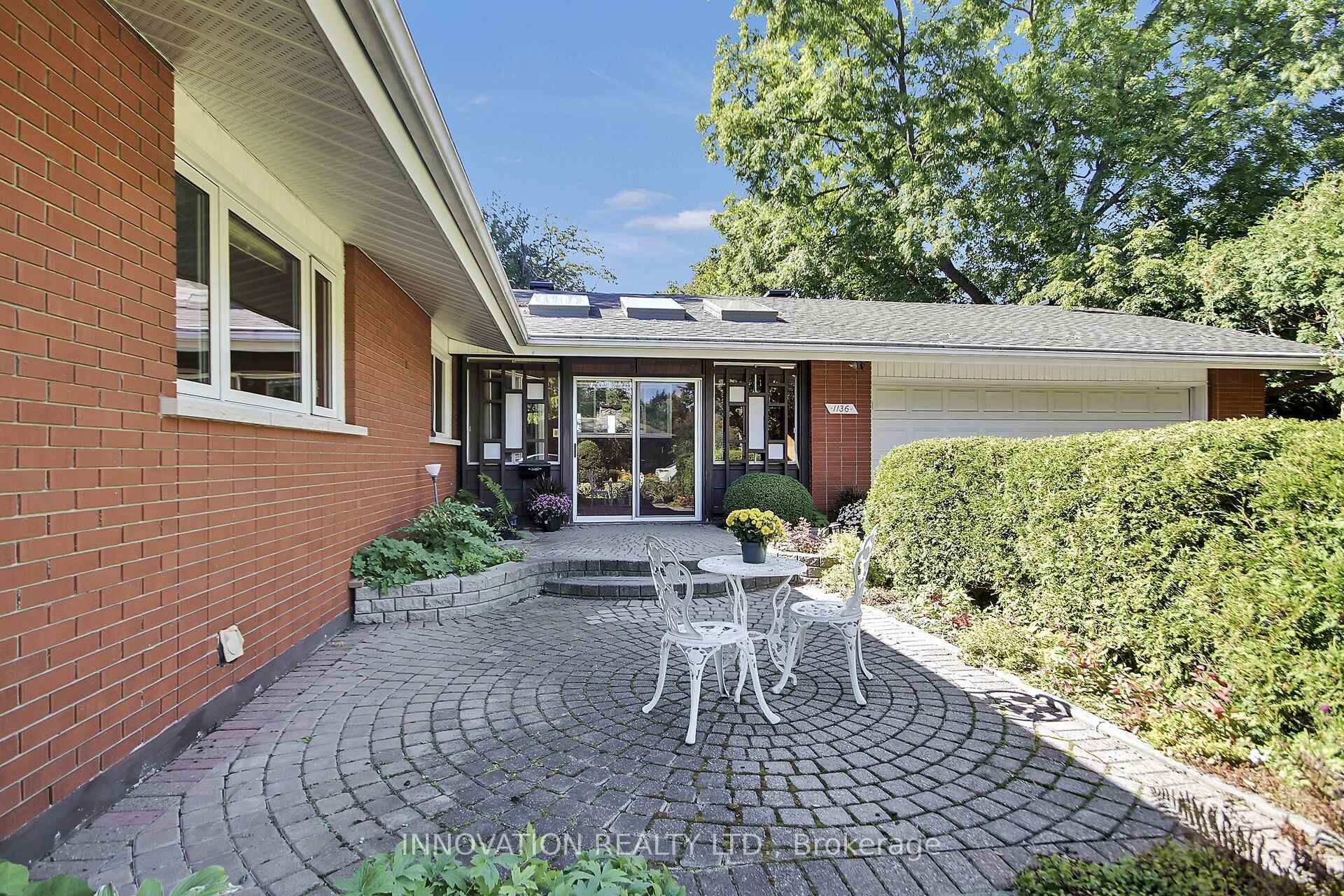 Photo 5 of 1136 Castle Hill Crescent, Ottawa, Copeland Park — HOMEH