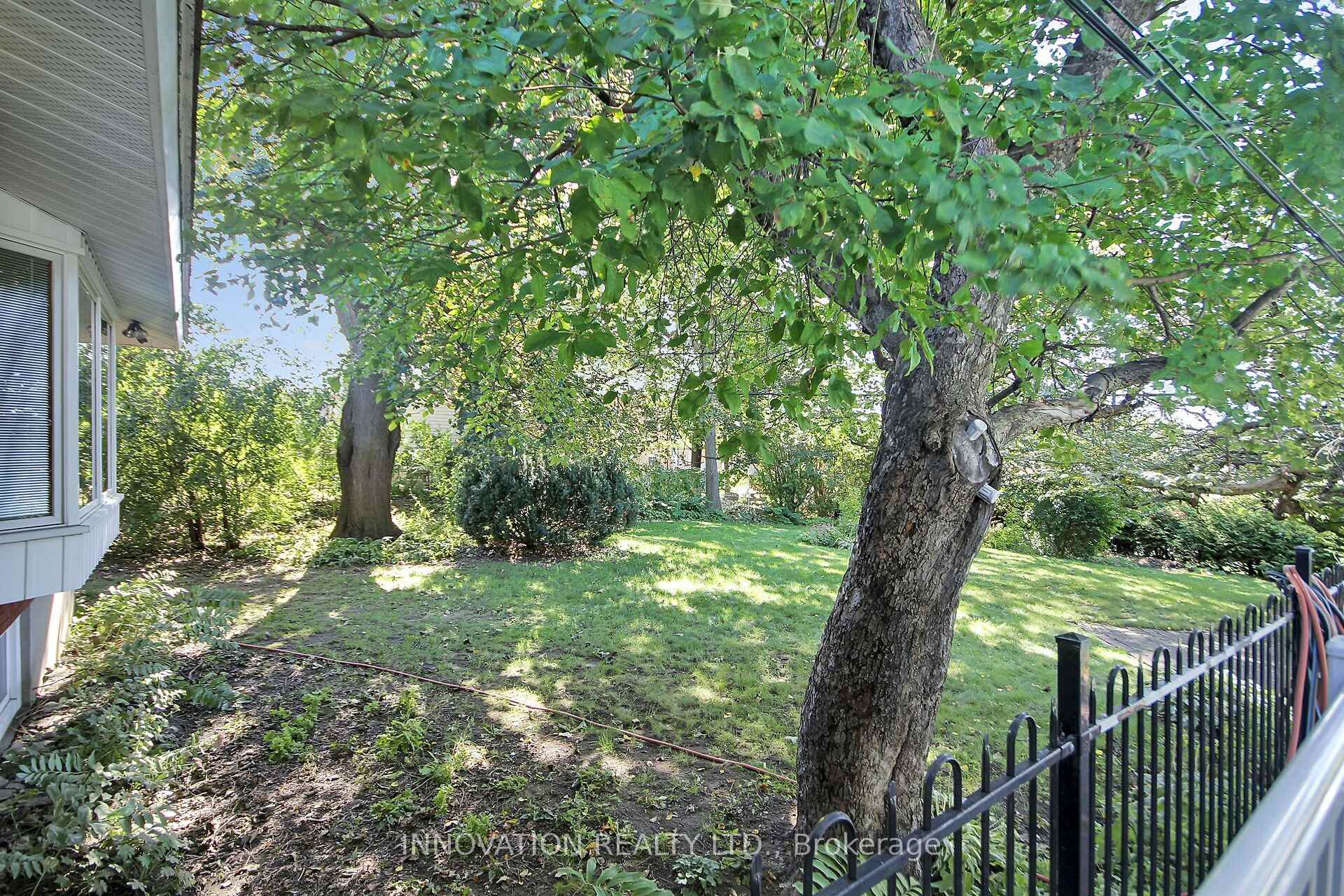 Photo 6 of 1136 Castle Hill Crescent, Ottawa, Copeland Park — HOMEH