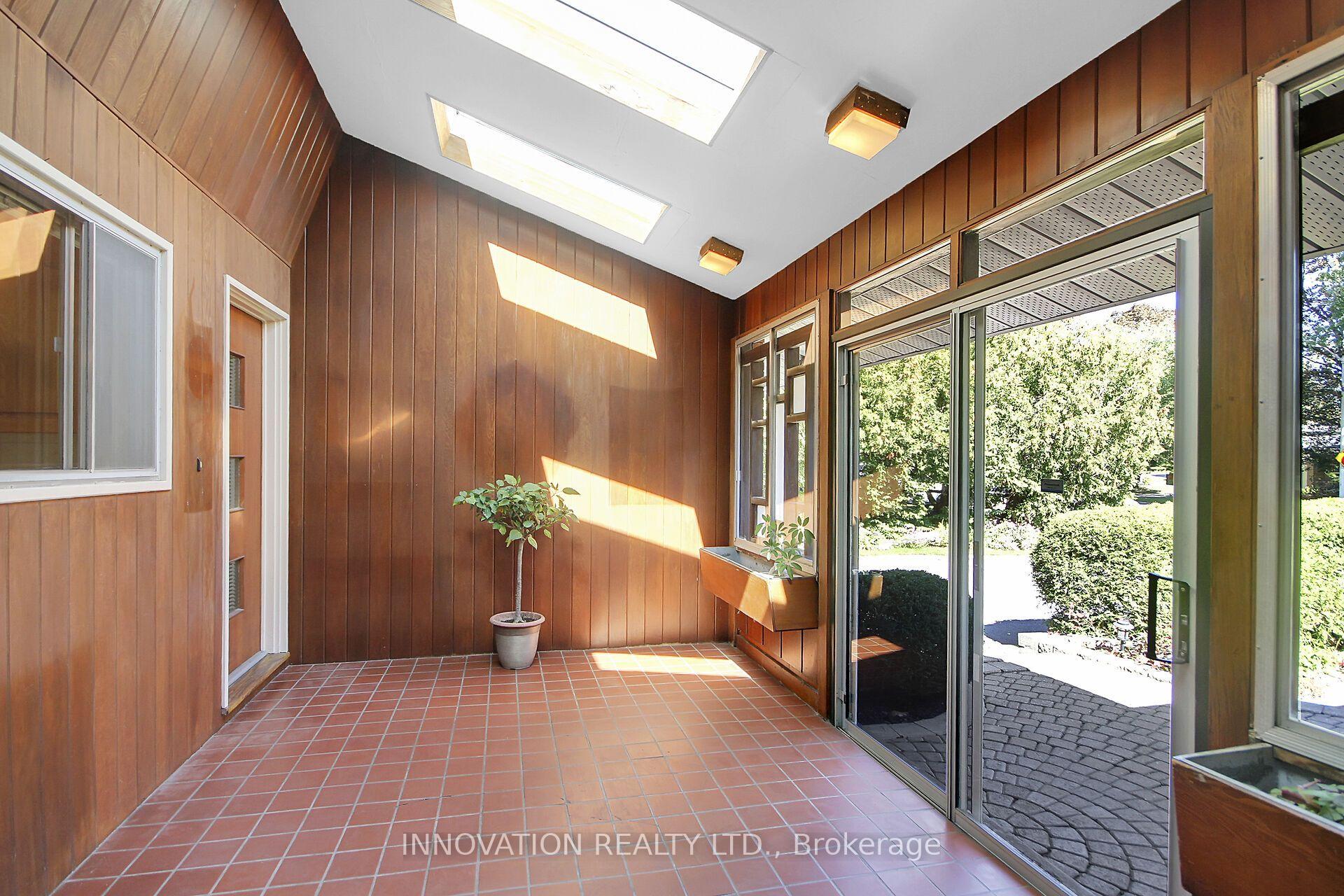 Photo 8 of 1136 Castle Hill Crescent, Ottawa, Copeland Park — HOMEH