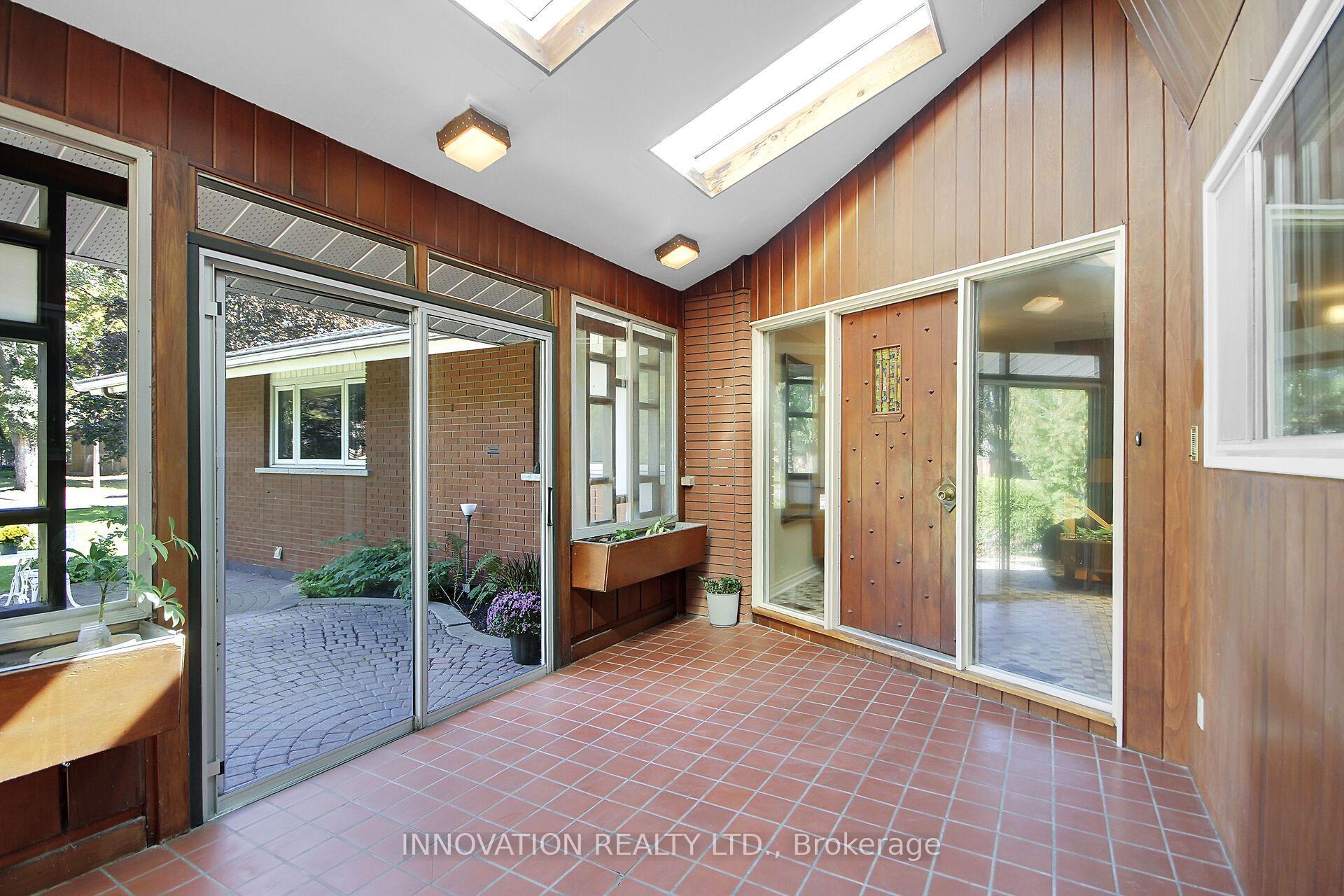 Photo 9 of 1136 Castle Hill Crescent, Ottawa, Copeland Park — HOMEH