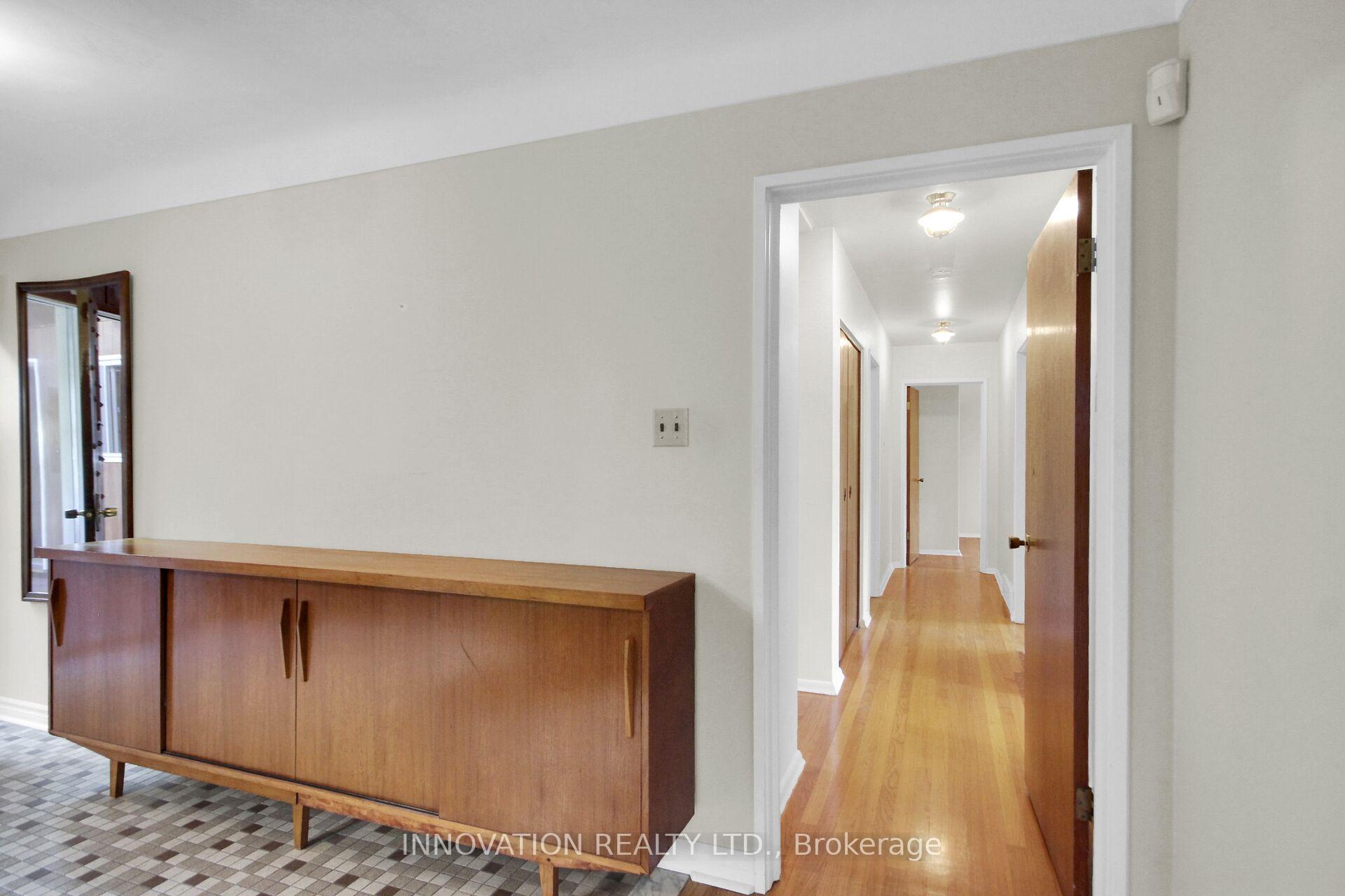 Photo 12 of 1136 Castle Hill Crescent, Ottawa, Copeland Park — HOMEH