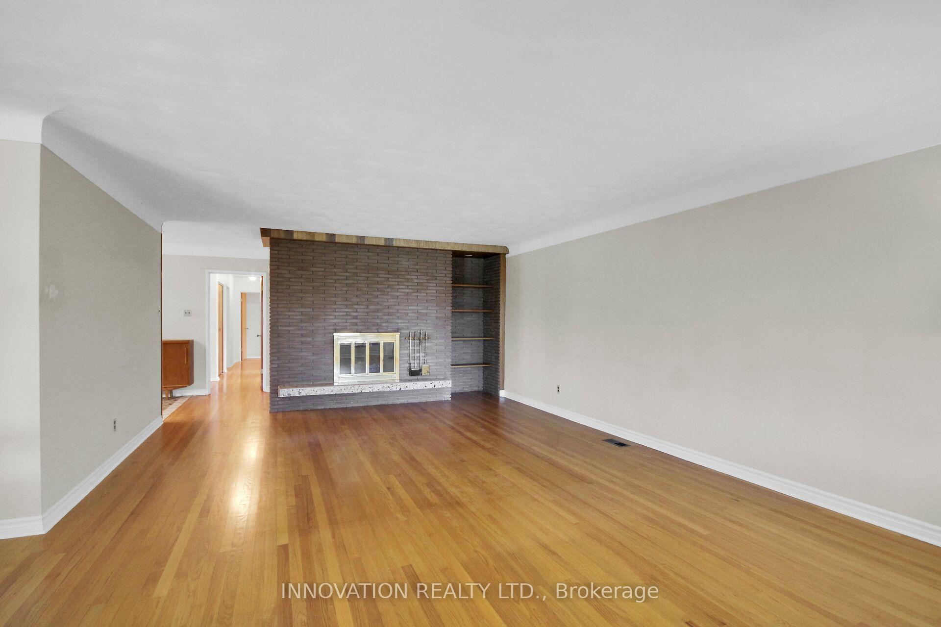 Photo 16 of 1136 Castle Hill Crescent, Ottawa, Copeland Park — HOMEH