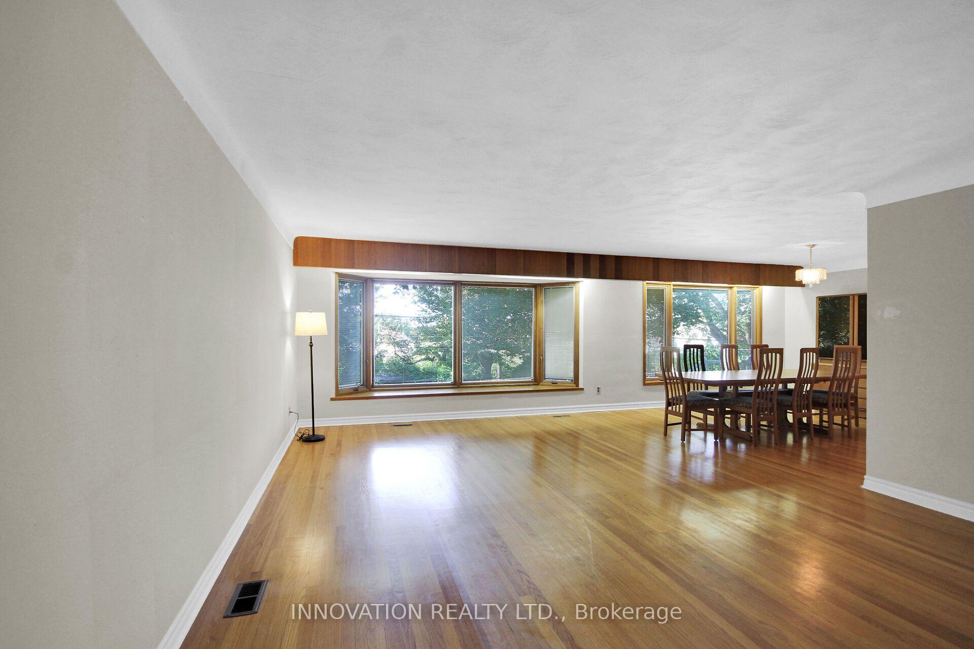 Photo 18 of 1136 Castle Hill Crescent, Ottawa, Copeland Park — HOMEH