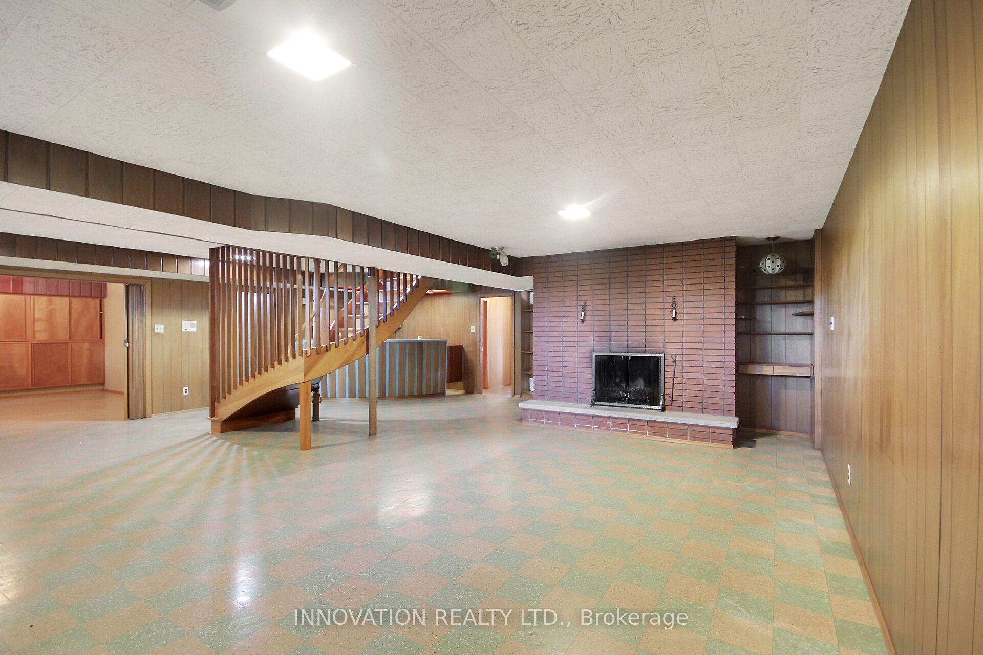 Photo 33 of 1136 Castle Hill Crescent, Ottawa, Copeland Park — HOMEH