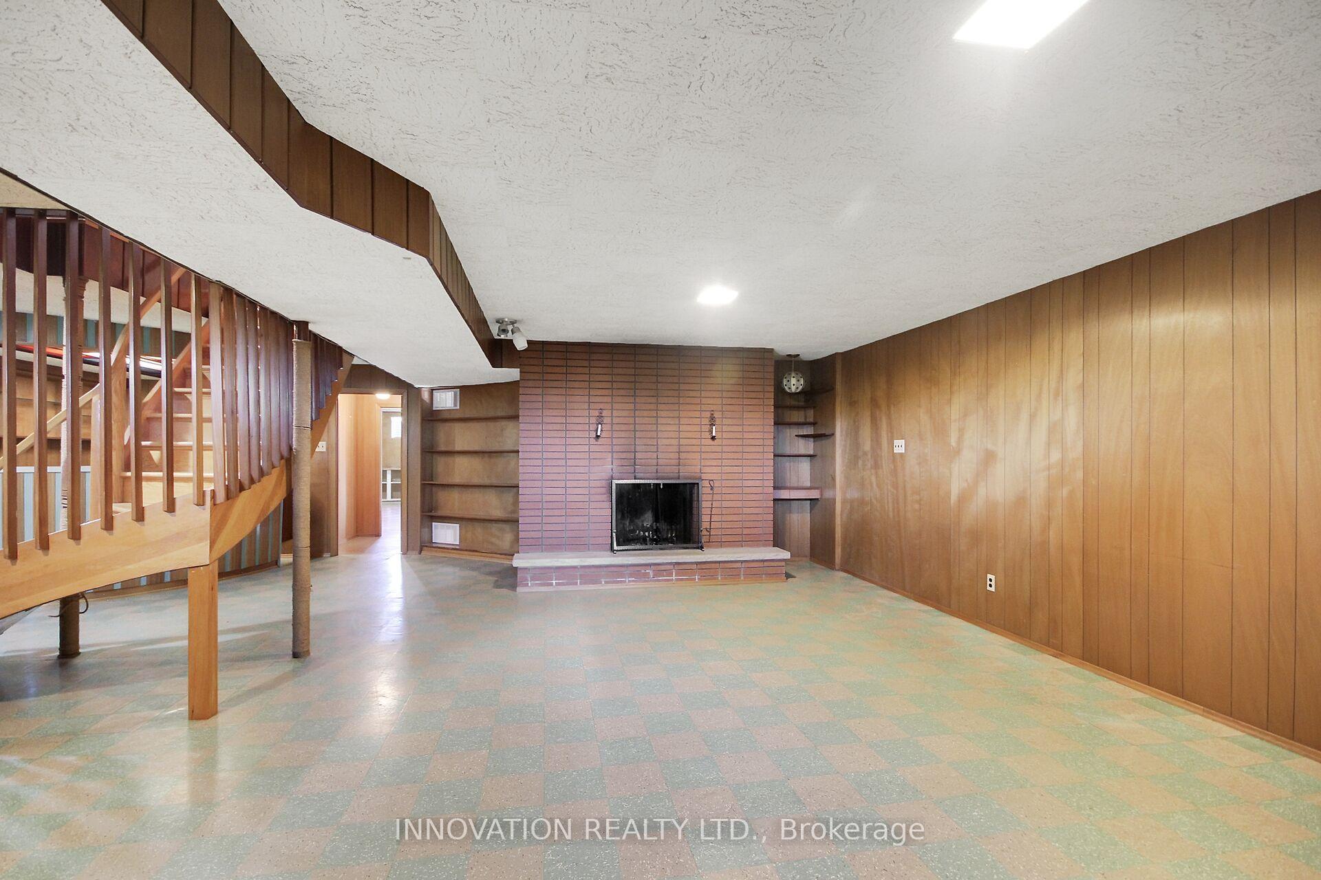 Photo 34 of 1136 Castle Hill Crescent, Ottawa, Copeland Park — HOMEH