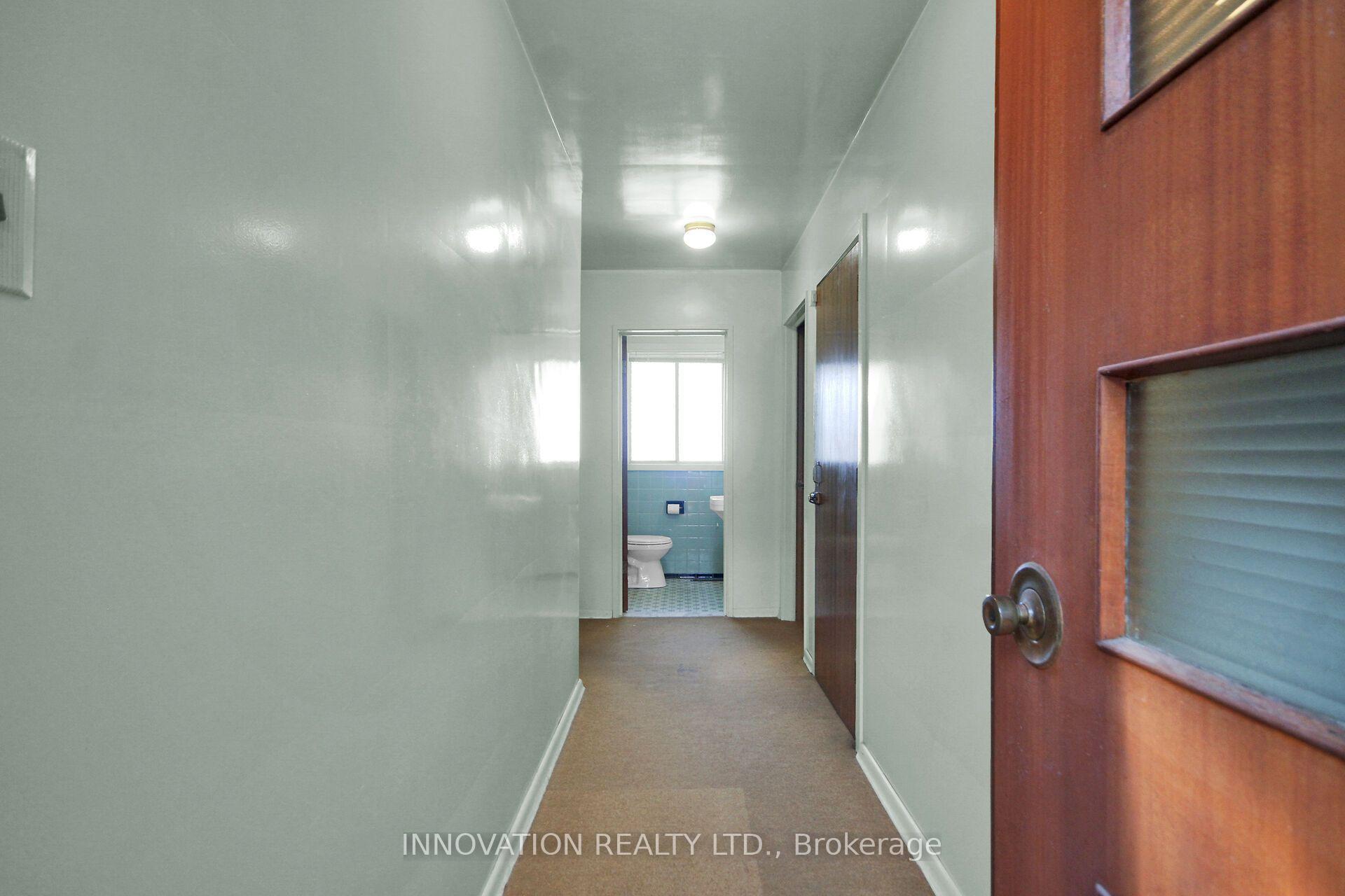 Photo 41 of 1136 Castle Hill Crescent, Ottawa, Copeland Park — HOMEH