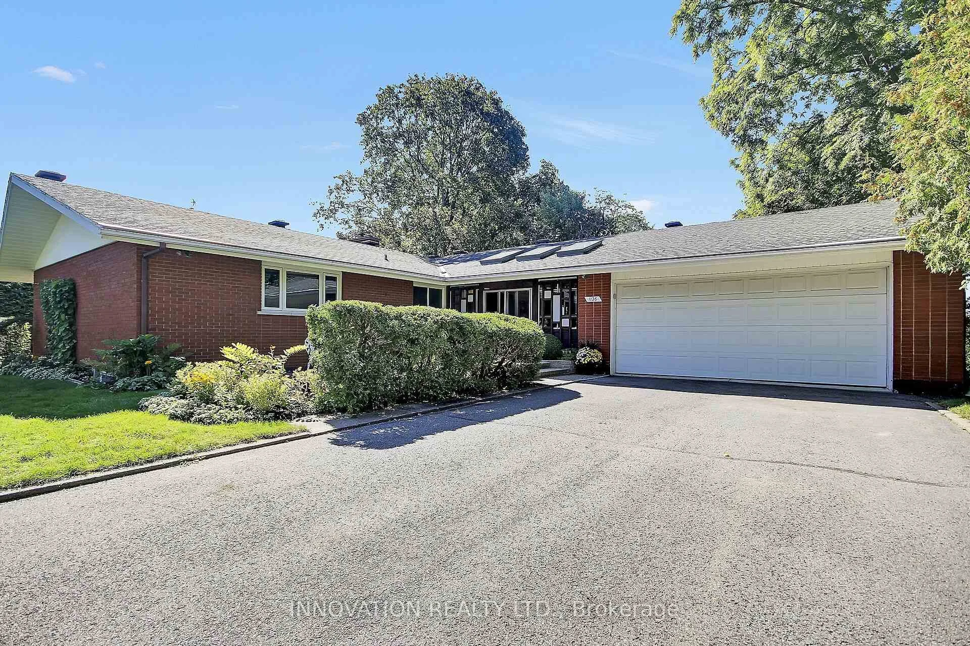 Photo 2 of 1136 Castle Hill Crescent, Ottawa, Copeland Park — HOMEH