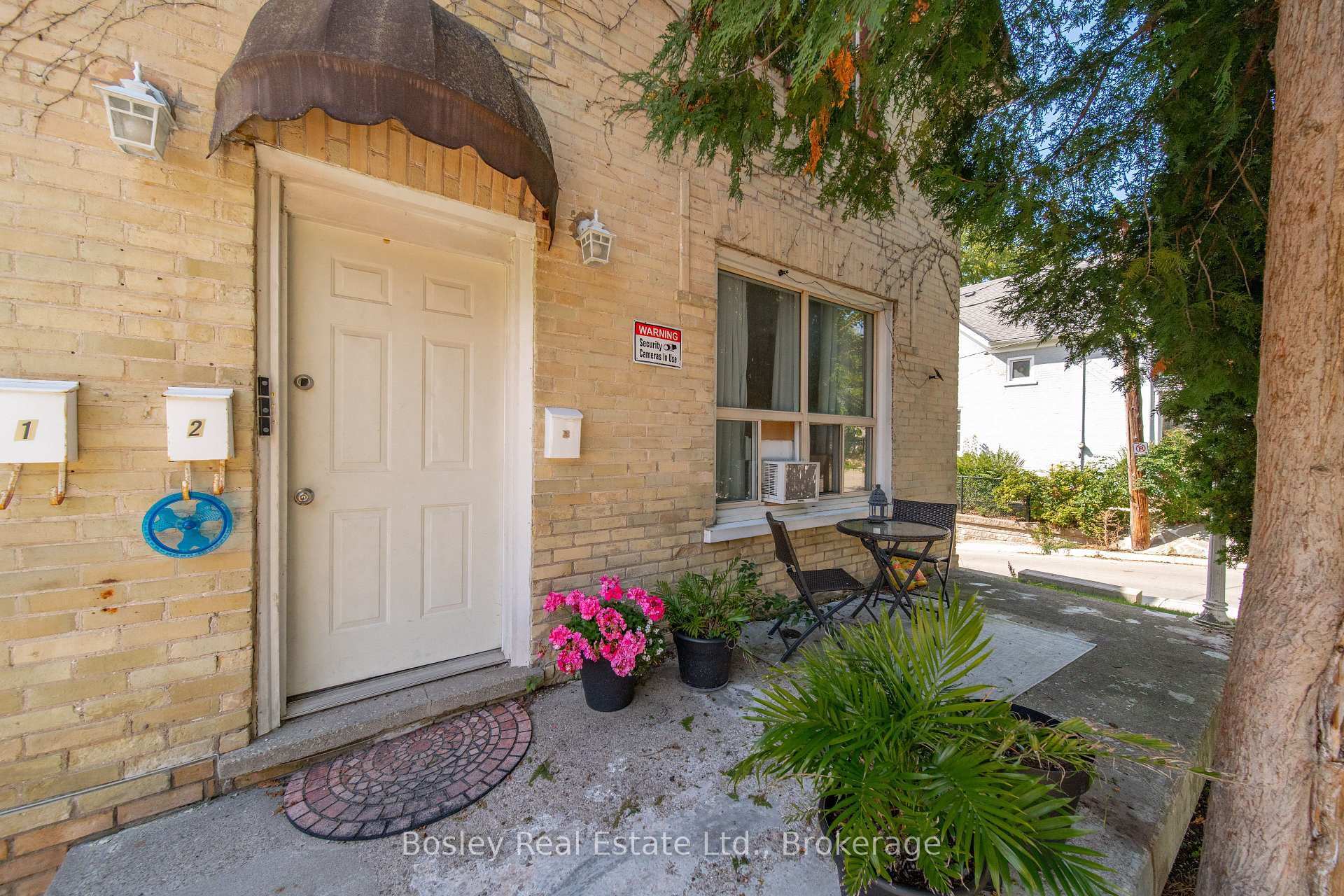 Photo 2 of Unit Unit 1, 63 St George Street, Kitchener, Cedar Hill — HOMEH