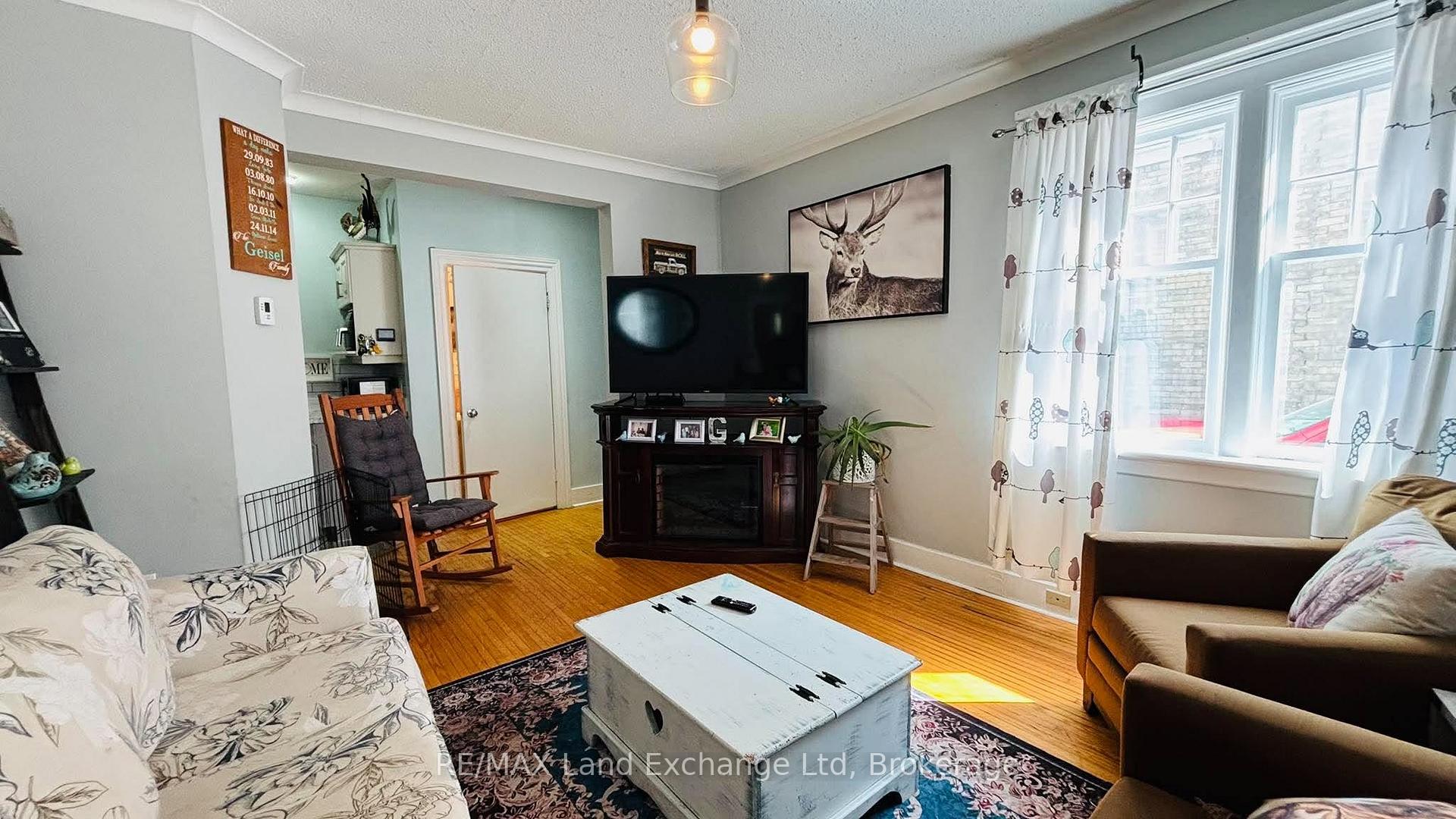 Photo 5 of 91 Patrick Street W, North Huron, Wingham — HOMEH