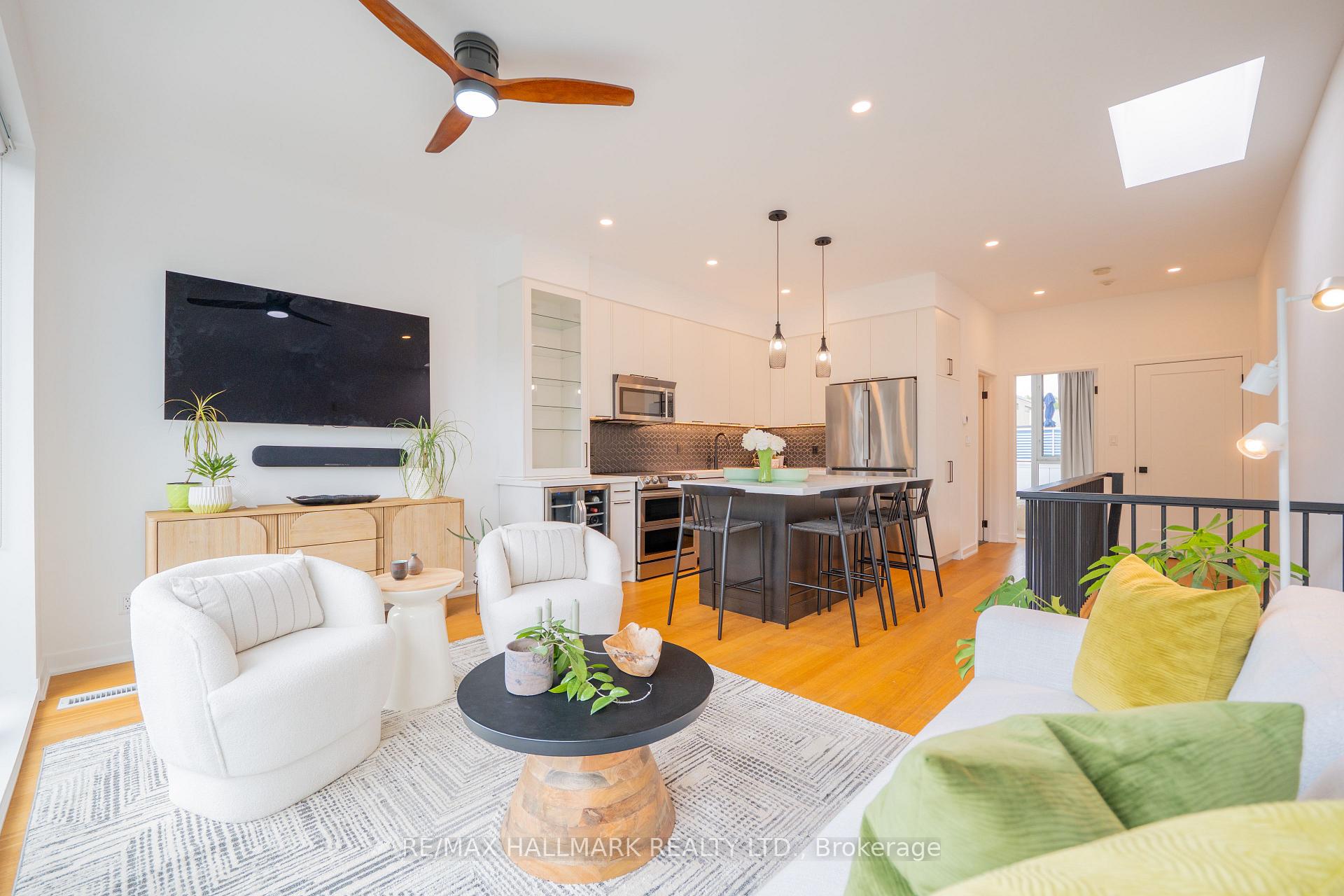 Photo 4 of Unit 3, 34 Boston Avenue, Toronto, South Riverdale — HOMEH