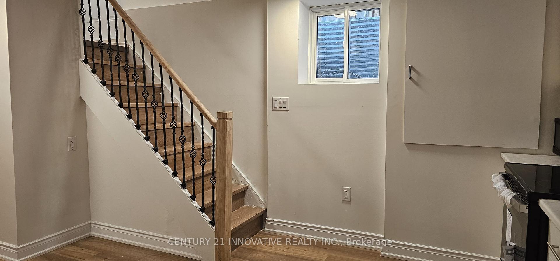 Photo 5 of 2 Blackburn Crescent, Ajax, Central — HOMEH