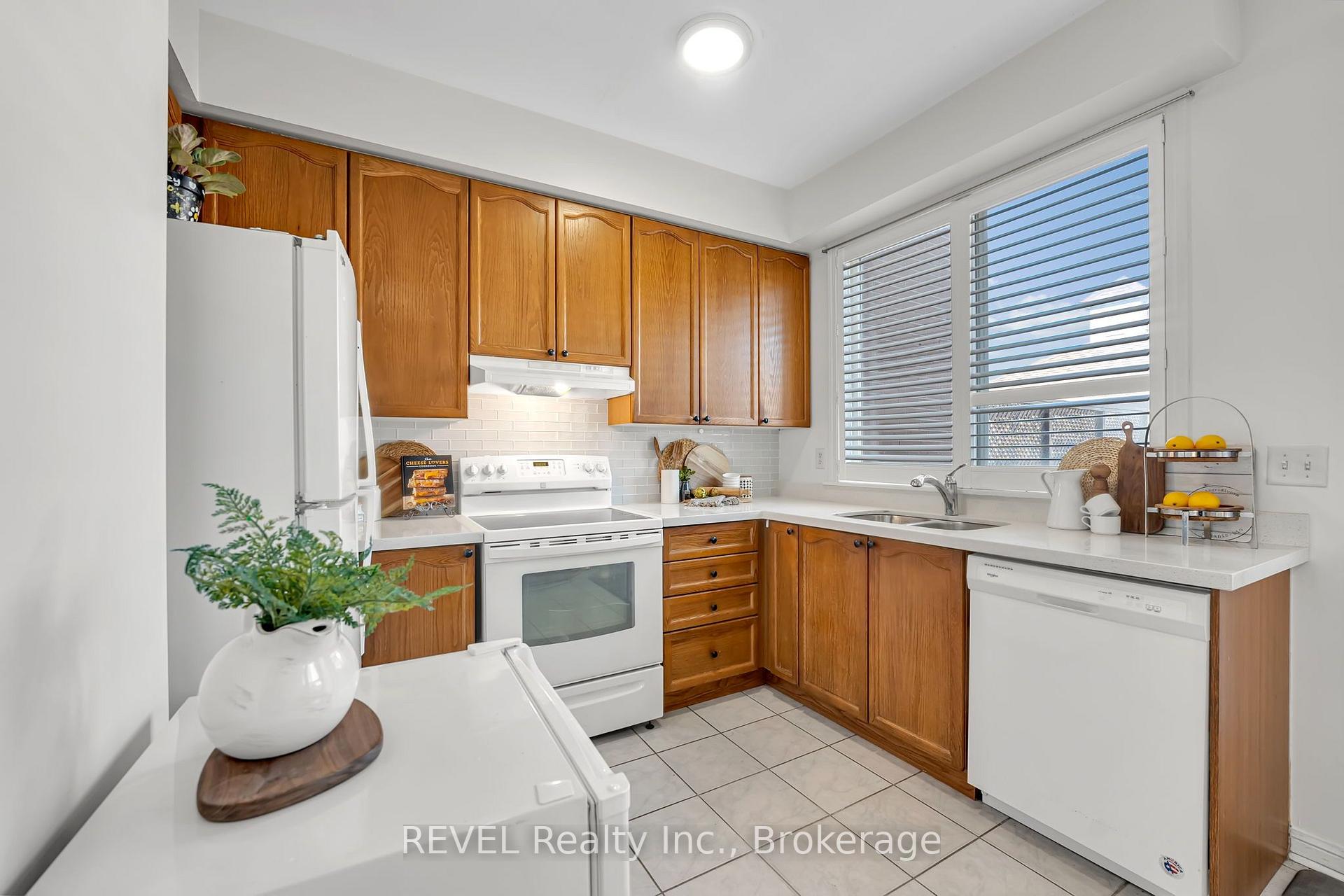 Photo 12 of 57 Gowland Road, Markham, Cornell — HOMEH