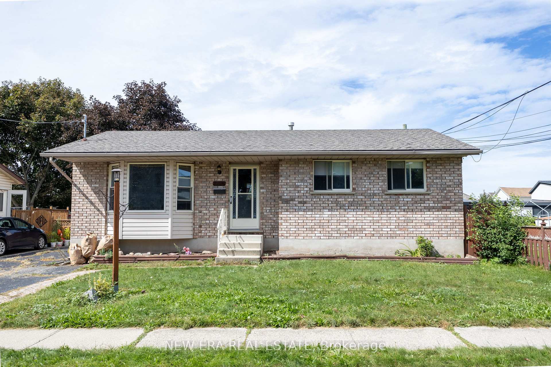 Photo 2 of 120 Union Street S, Cambridge, Preston South — HOMEH