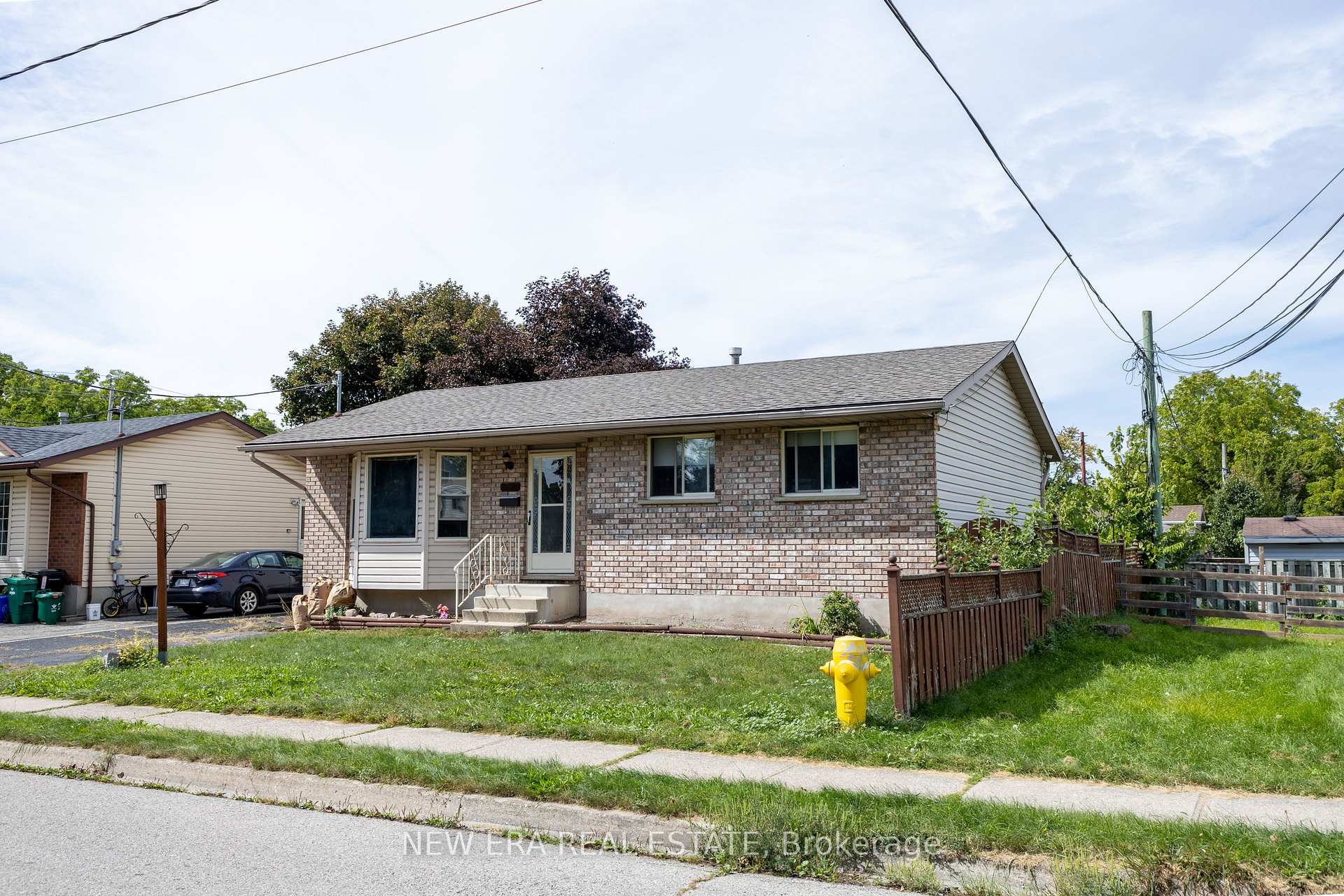 Photo 3 of 120 Union Street S, Cambridge, Preston South — HOMEH