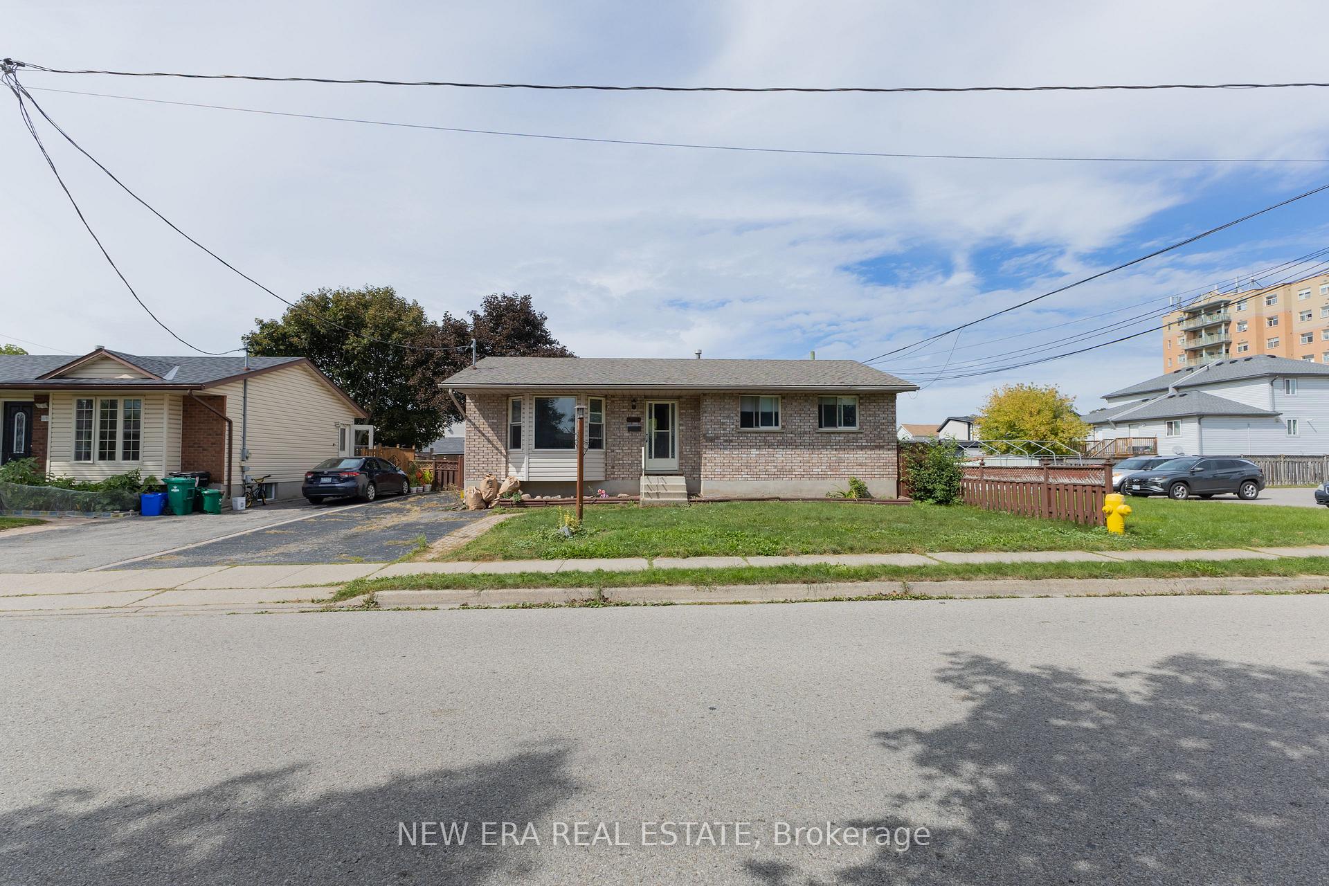 Photo 5 of 120 Union Street S, Cambridge, Preston South — HOMEH