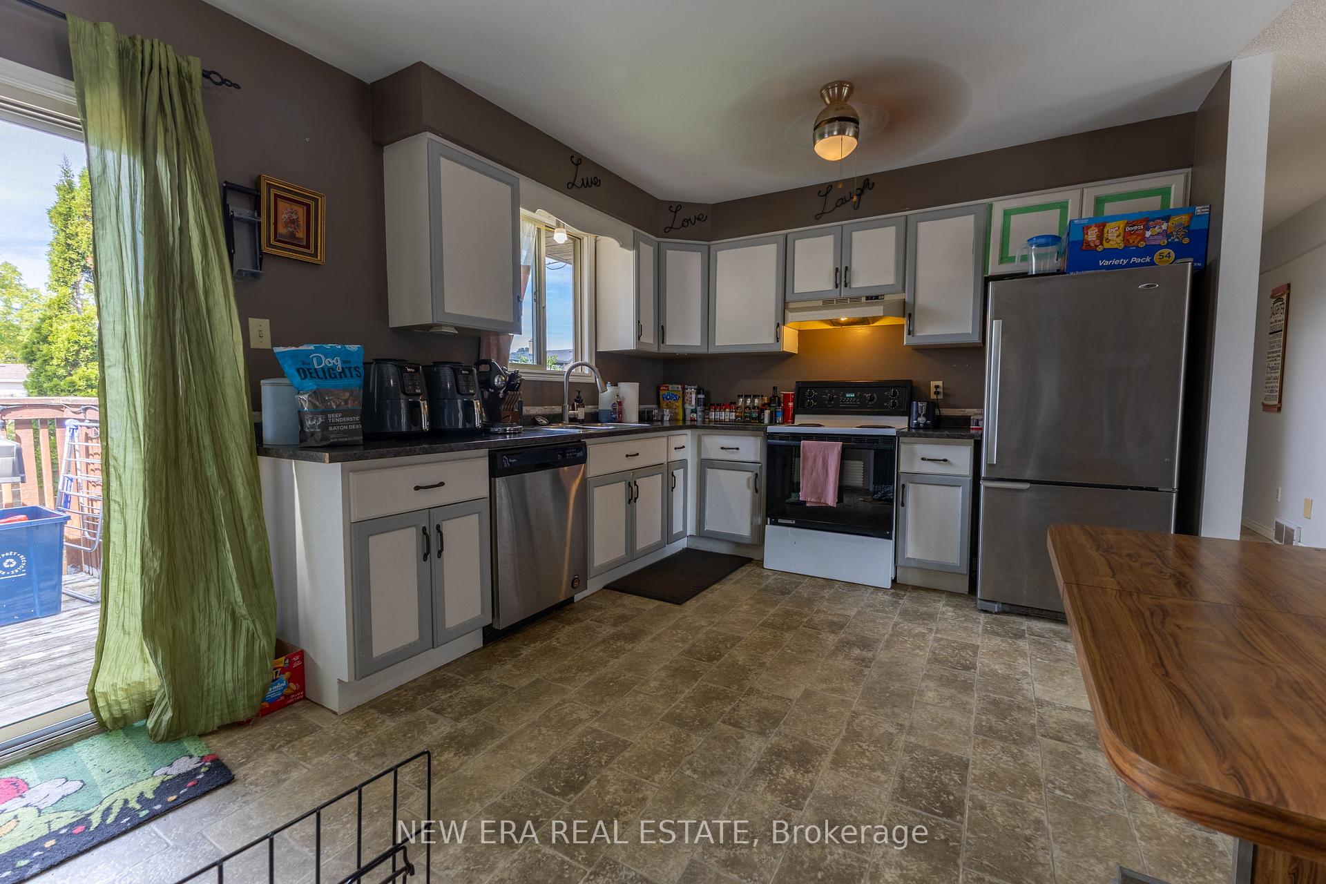 Photo 23 of 120 Union Street S, Cambridge, Preston South — HOMEH