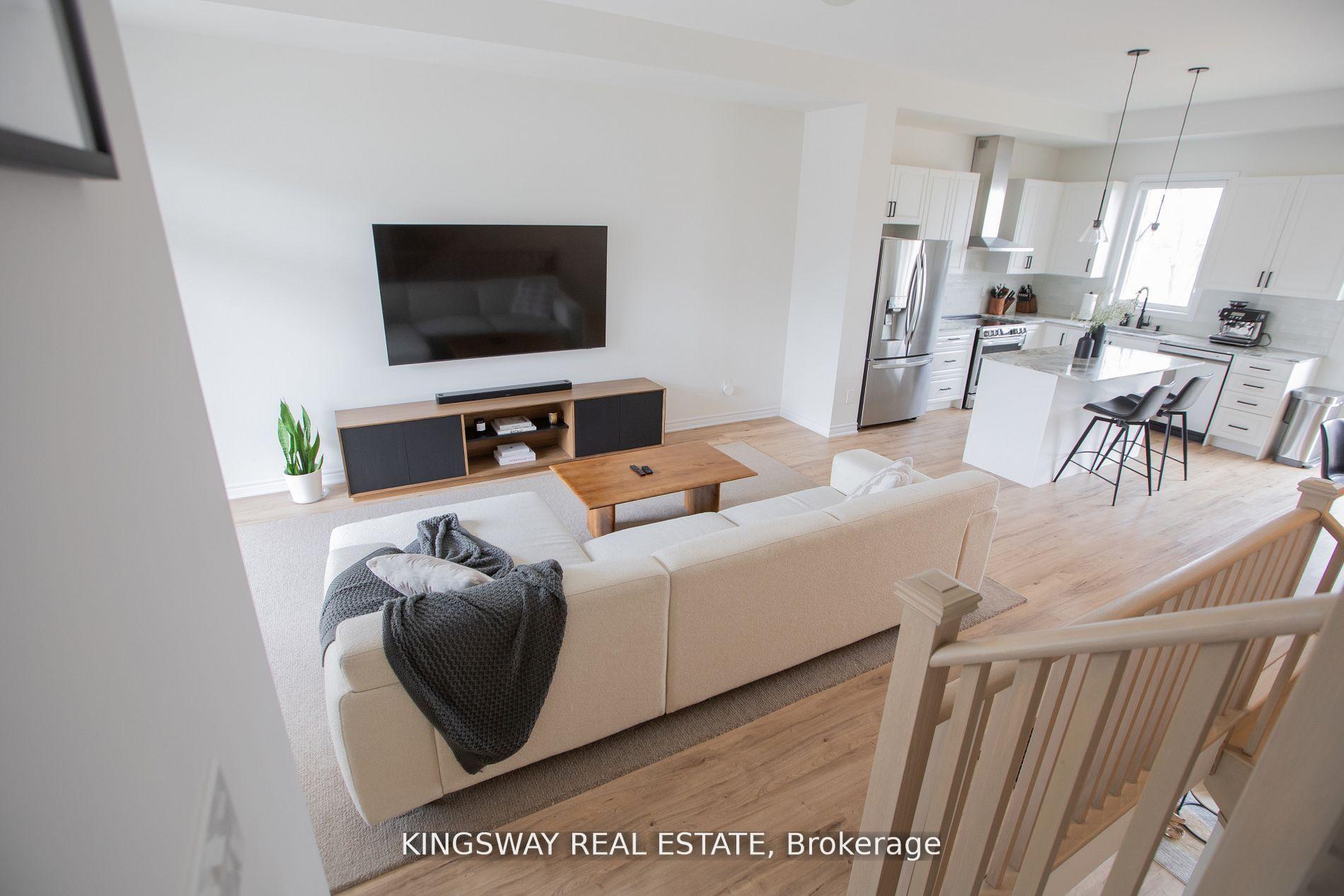 Photo 8 of 27 Paradox Street, Vaughan, Elder Mills — HOMEH
