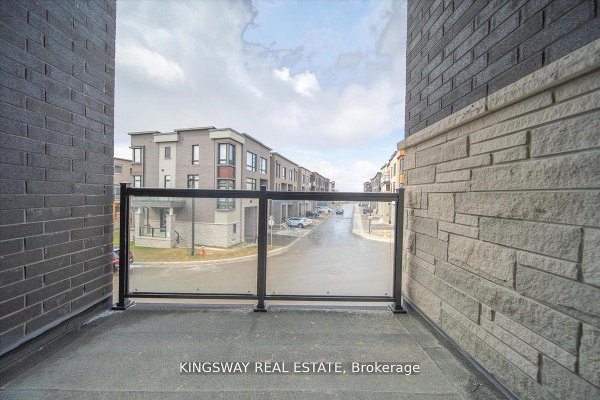 Photo 12 of 27 Paradox Street, Vaughan, Elder Mills — HOMEH