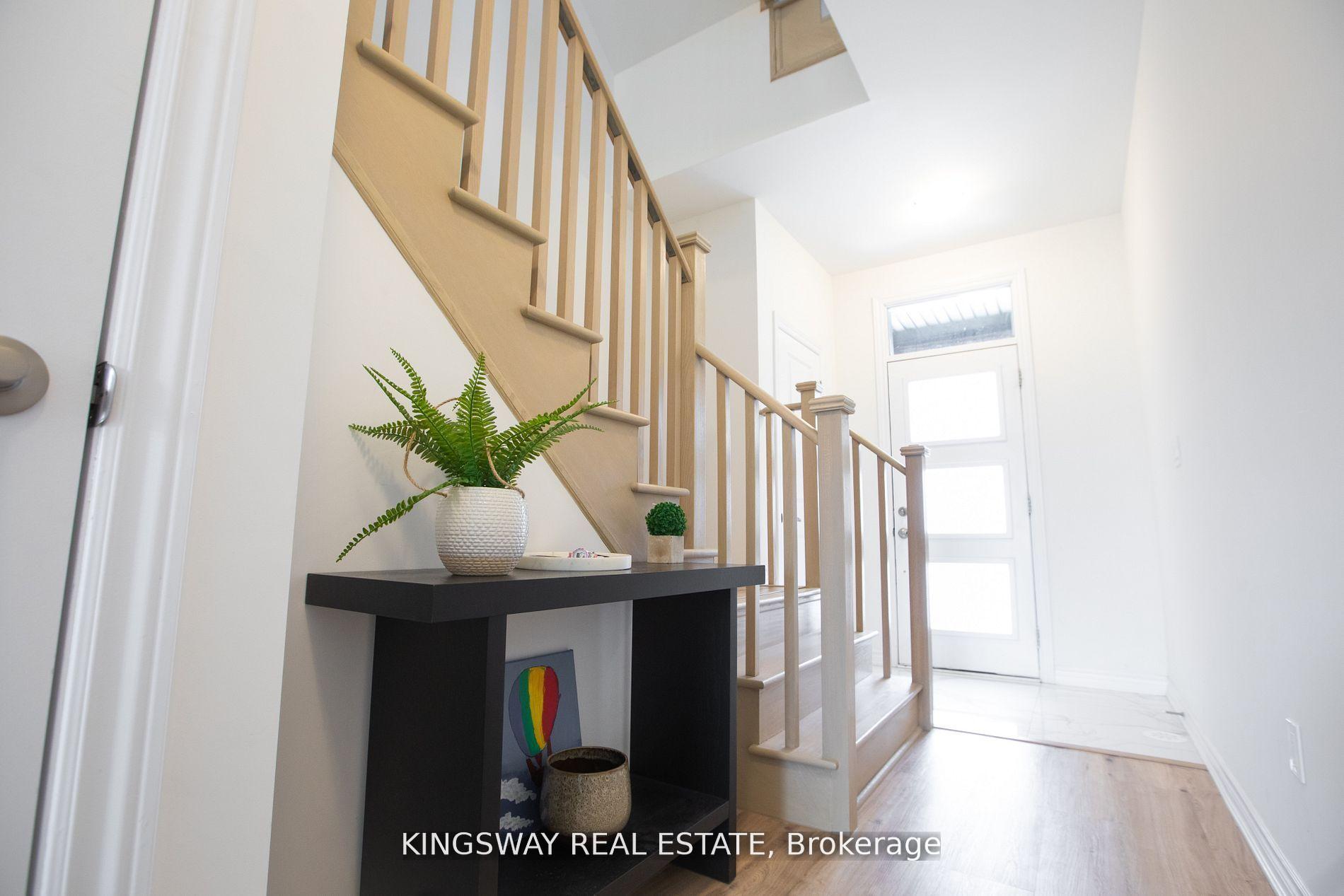 Photo 13 of 27 Paradox Street, Vaughan, Elder Mills — HOMEH
