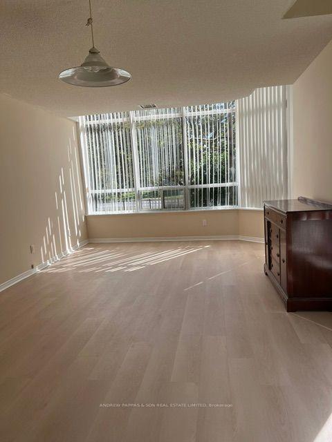 Photo 3 of Unit 103, 91 Townsgate Drive, Vaughan, Crestwood-Springfarm-Yorkhill — HOMEH