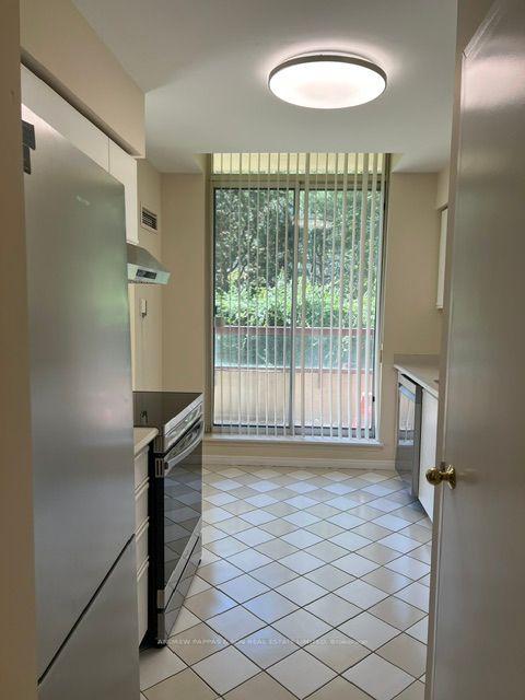 Photo 5 of Unit 103, 91 Townsgate Drive, Vaughan, Crestwood-Springfarm-Yorkhill — HOMEH