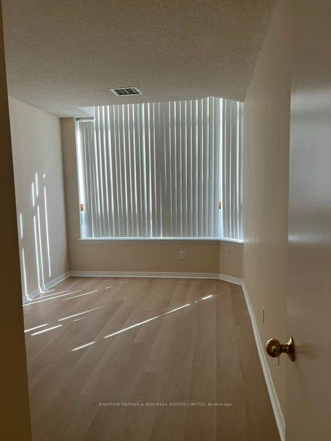 Photo 10 of Unit 103, 91 Townsgate Drive, Vaughan, Crestwood-Springfarm-Yorkhill — HOMEH