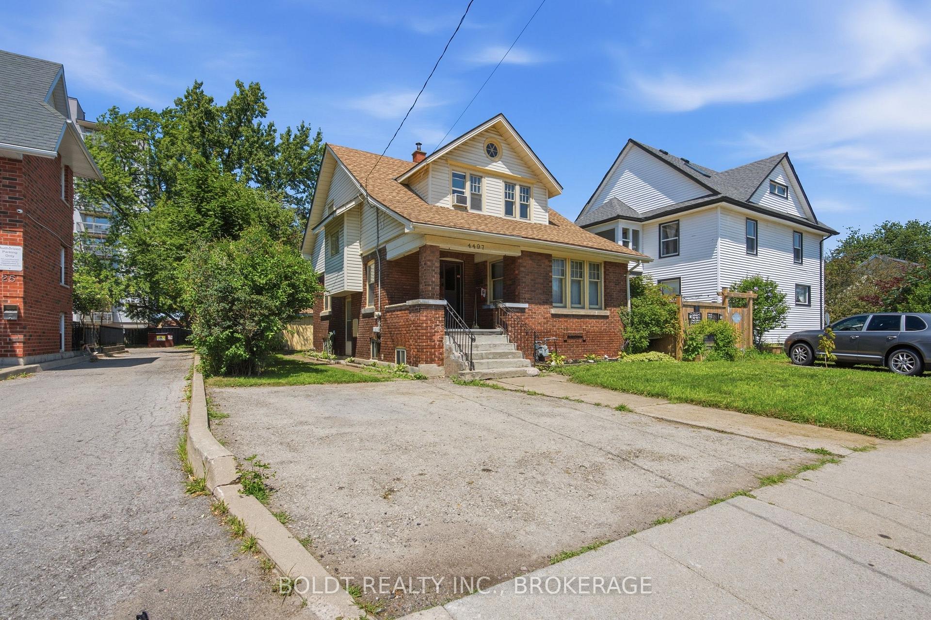 Photo of 4497 Morrison Street