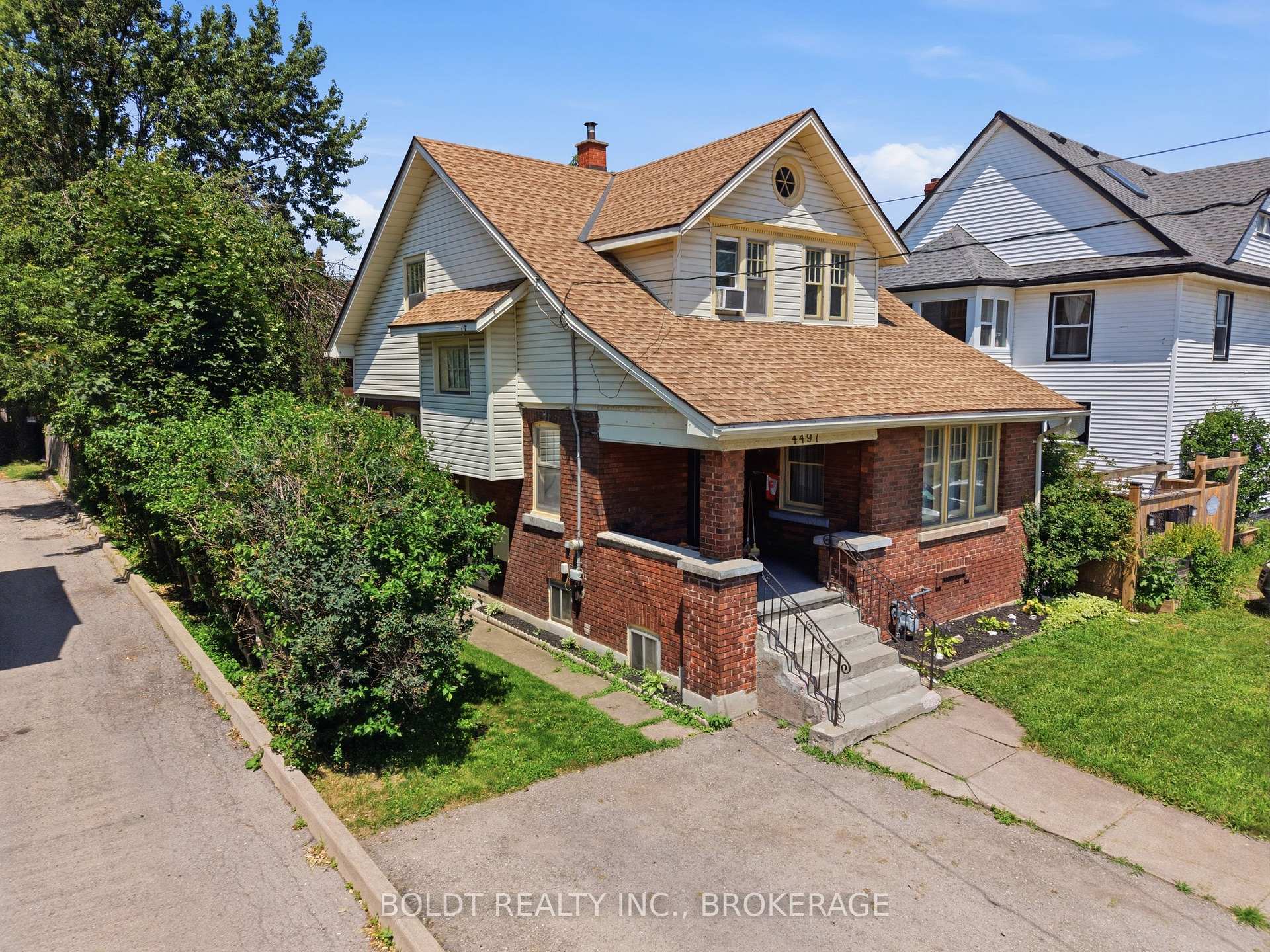 Photo 4 of 4497 Morrison Street, Niagara Falls, Downtown — HOMEH